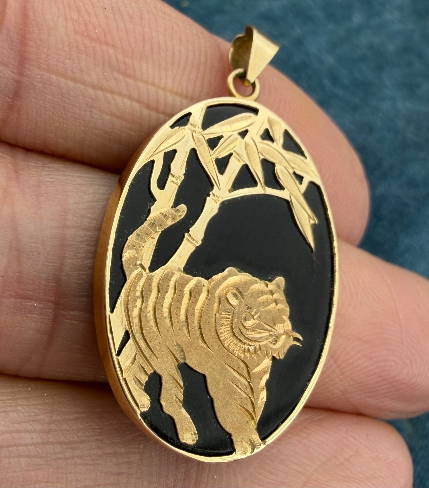 10k Gold Onyx Pendant w Japanese TIGER and Bamboo Stalks