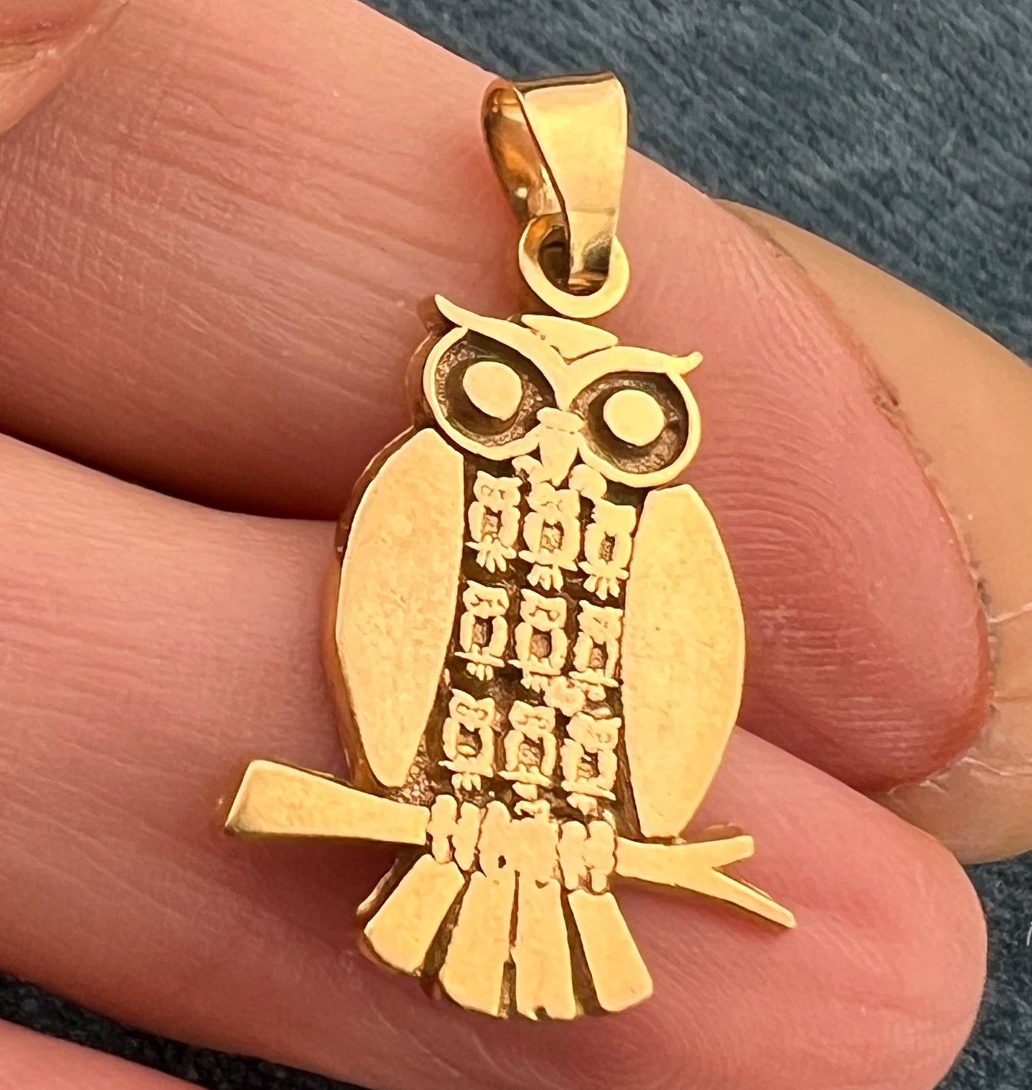 10k Gold Owl Mama or Daddy with Tiny Baby Owlets Inside. 1.2"