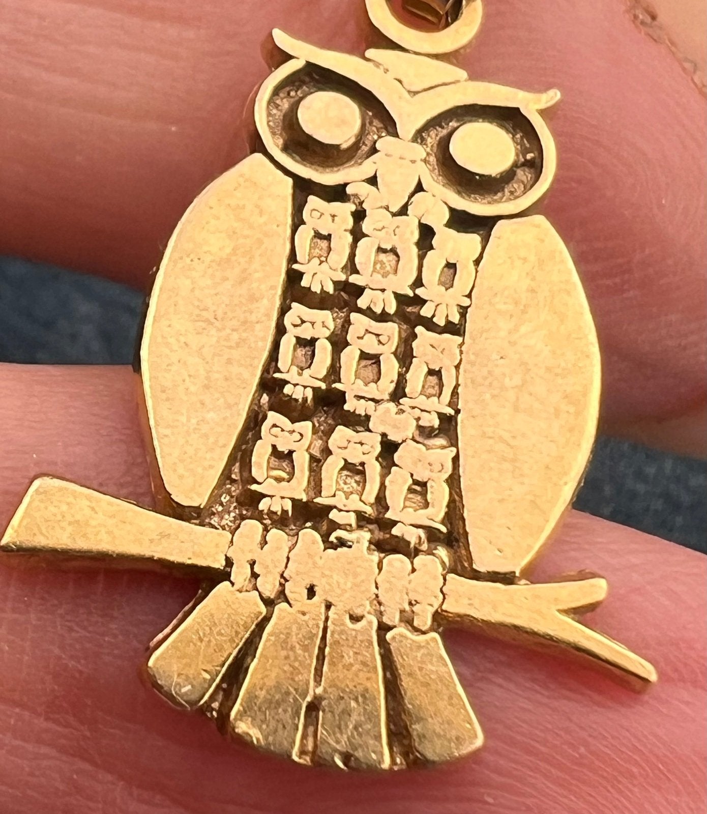10k Gold Owl Mama or Daddy with Tiny Baby Owlets Inside. 1.2"