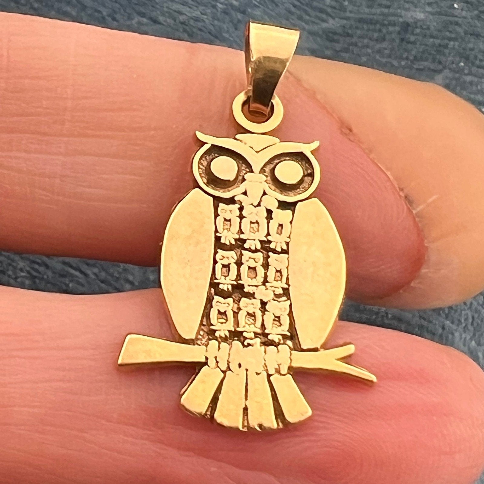 10k Gold Owl Mama or Daddy with Tiny Baby Owlets Inside. 1.2"