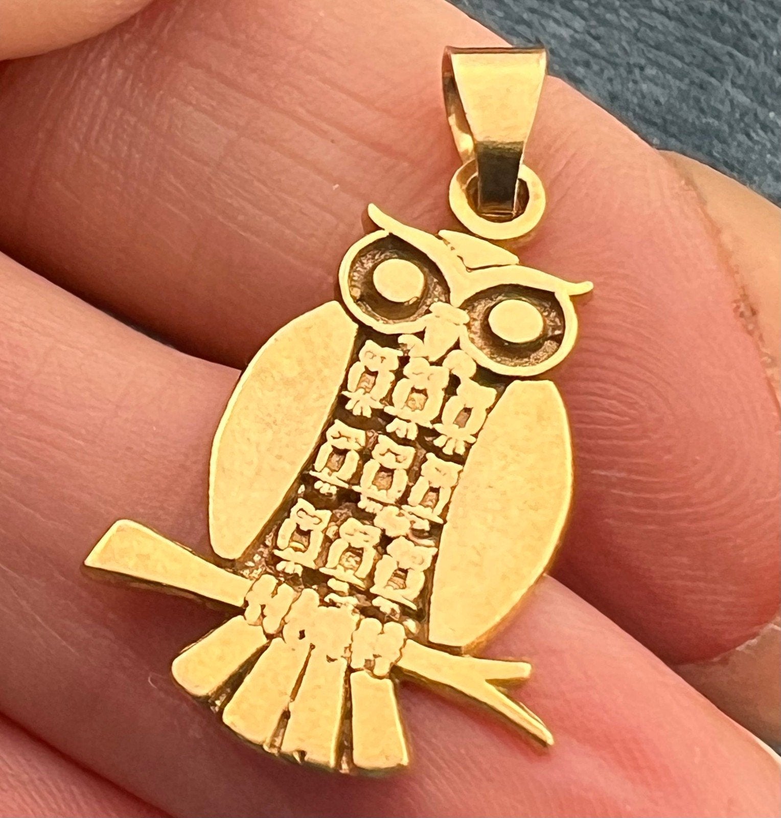 10k Gold Owl Mama or Daddy with Tiny Baby Owlets Inside. 1.2"