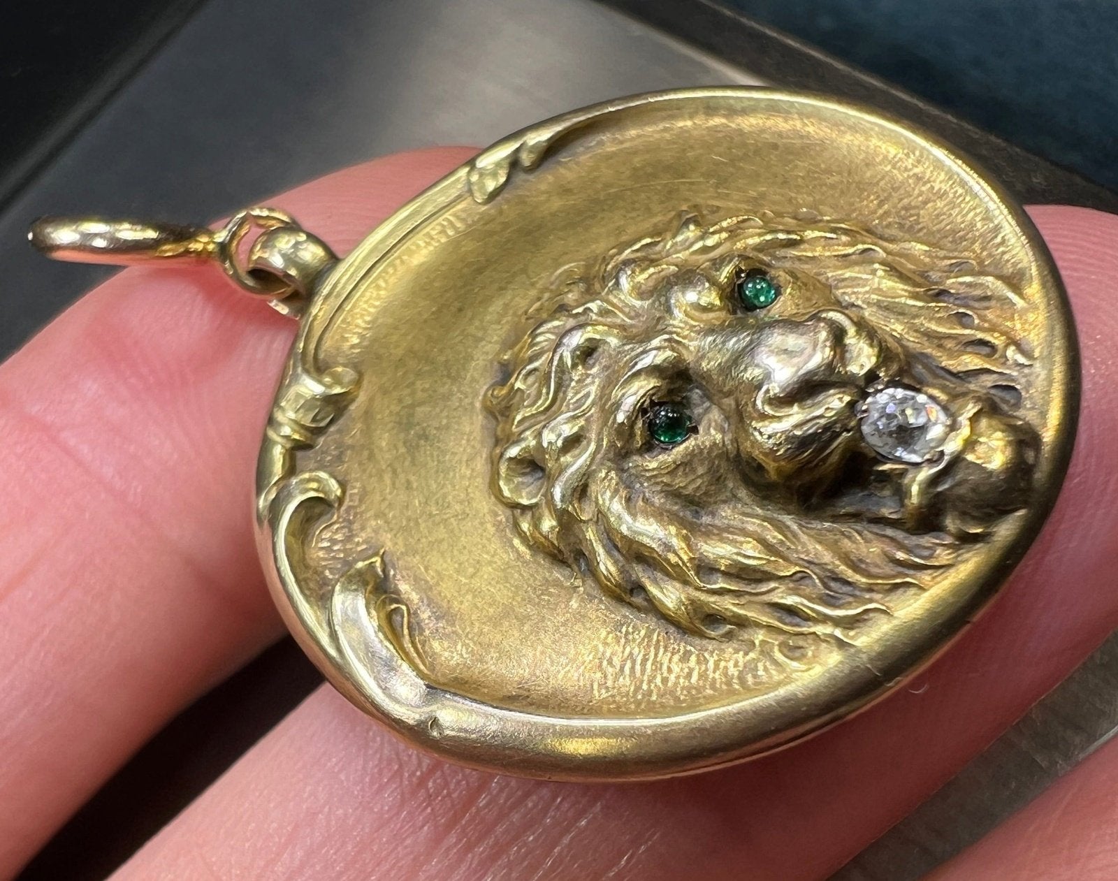 10k Gold Repousse LION Pendant w Diamond. Art Nouveau *Video*