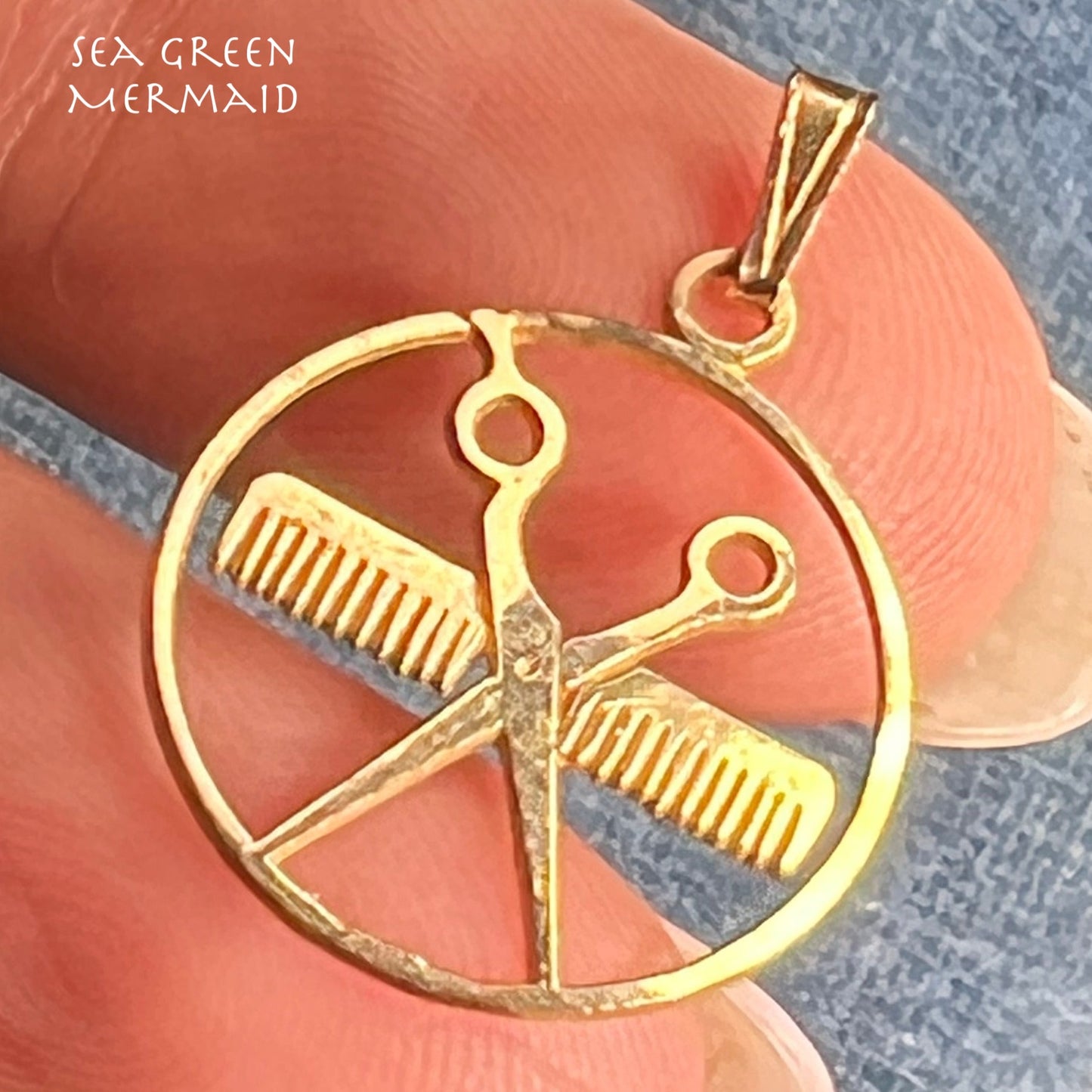 10k Gold Scissor + Comb Barber Hair Stylist Disk Pendant. 1"