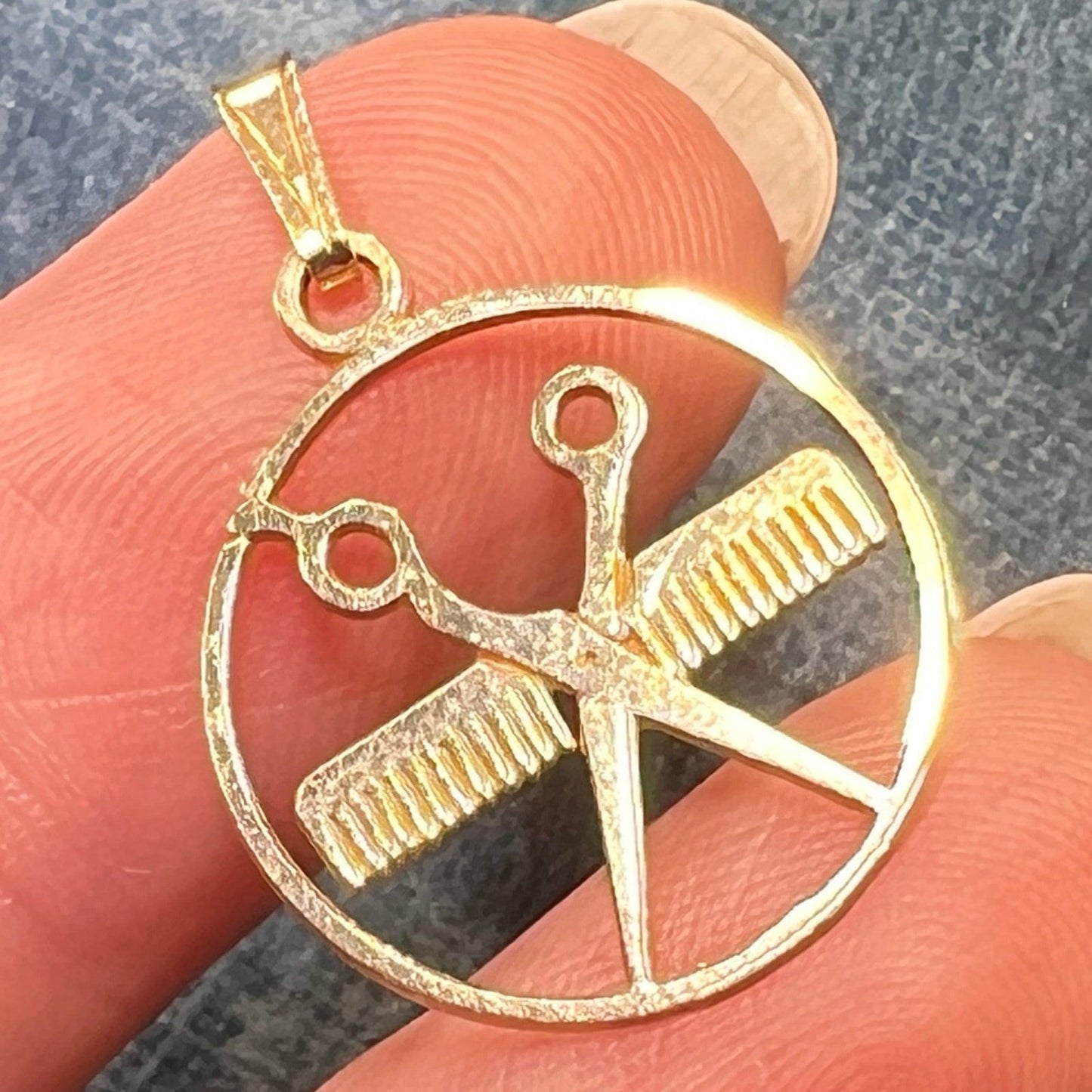 10k Gold Scissor + Comb Barber Hair Stylist Disk Pendant. 1"