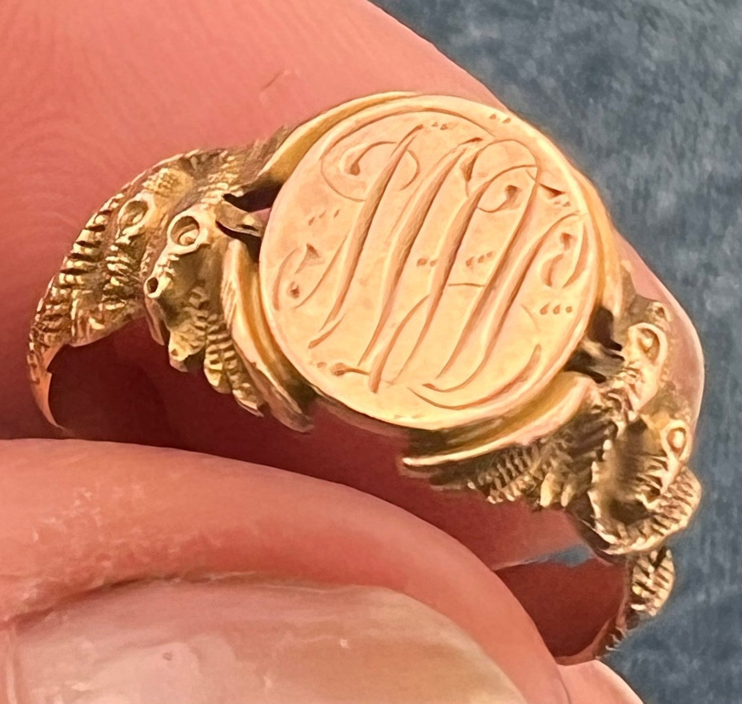 10k Gold Signet Shield Ring w Twined Snake Serpent Shoulders