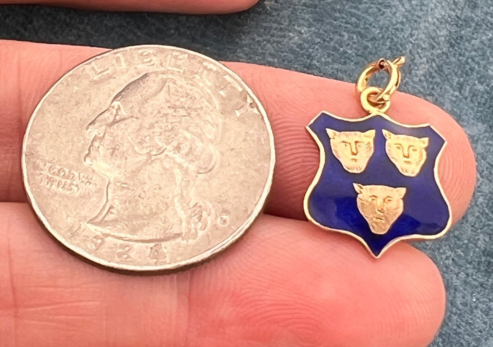 10k Gold Stratford-Upon-Avon Coat of Arms Pendant. Shakespeare