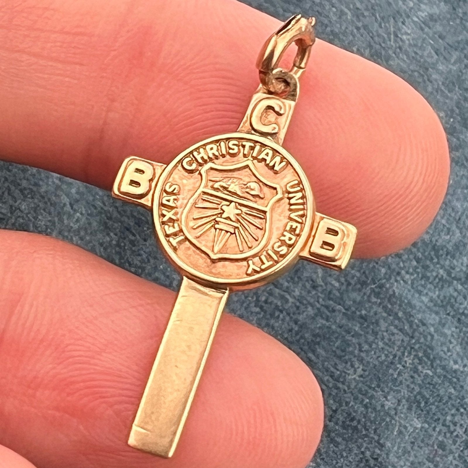 10k Gold TEXAS Christian University TCU Insignia Class Cross Pendant