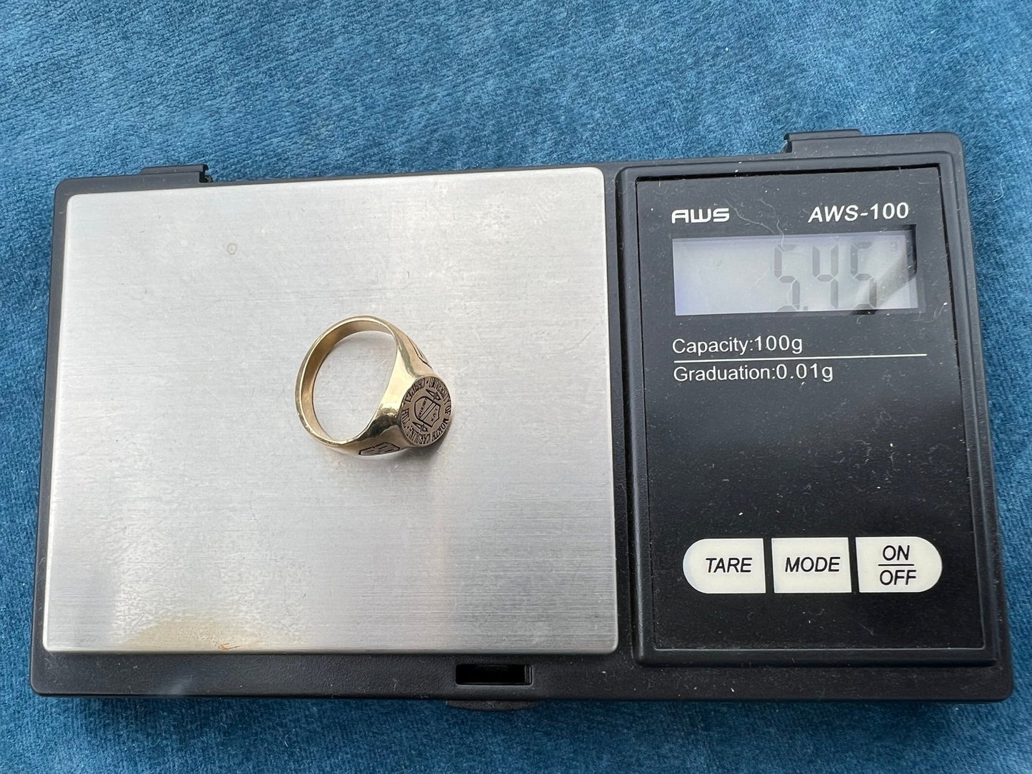 10k Gold UNC North Carolina Chapel Hill Insignia Signet Class Ring. Herff Jones