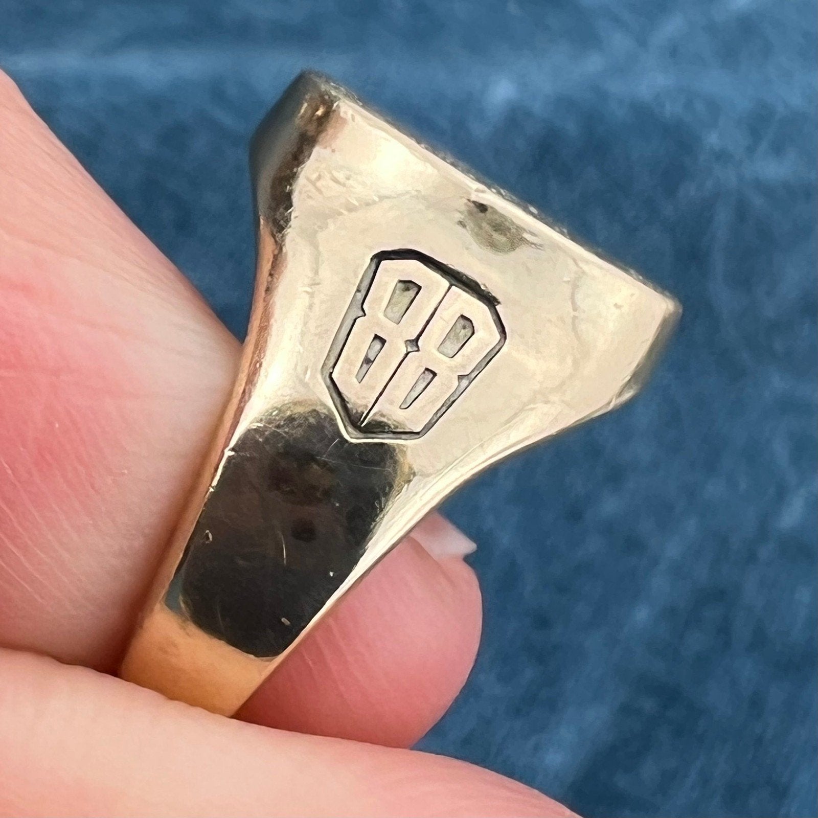 10k Gold UNC North Carolina Chapel Hill Insignia Signet Class Ring. Herff Jones