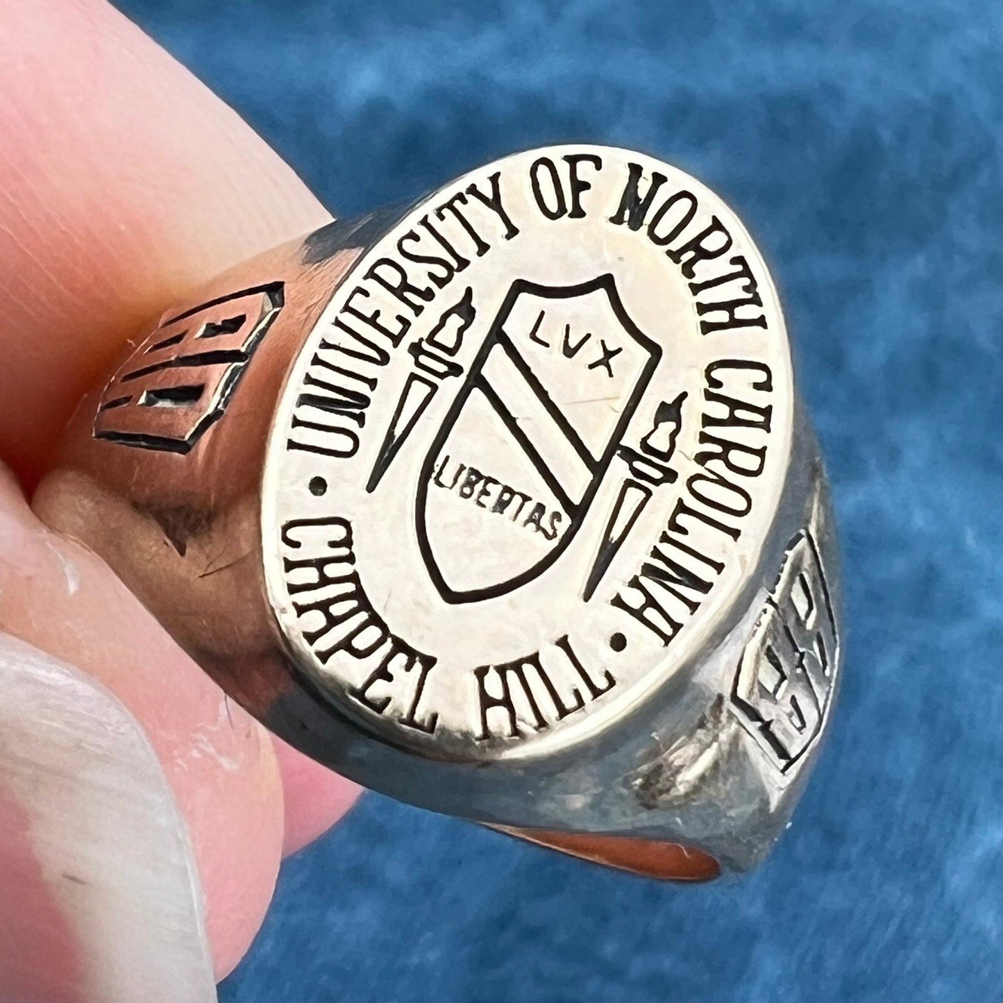 10k Gold UNC North Carolina Chapel Hill Insignia Signet Class Ring. Herff Jones