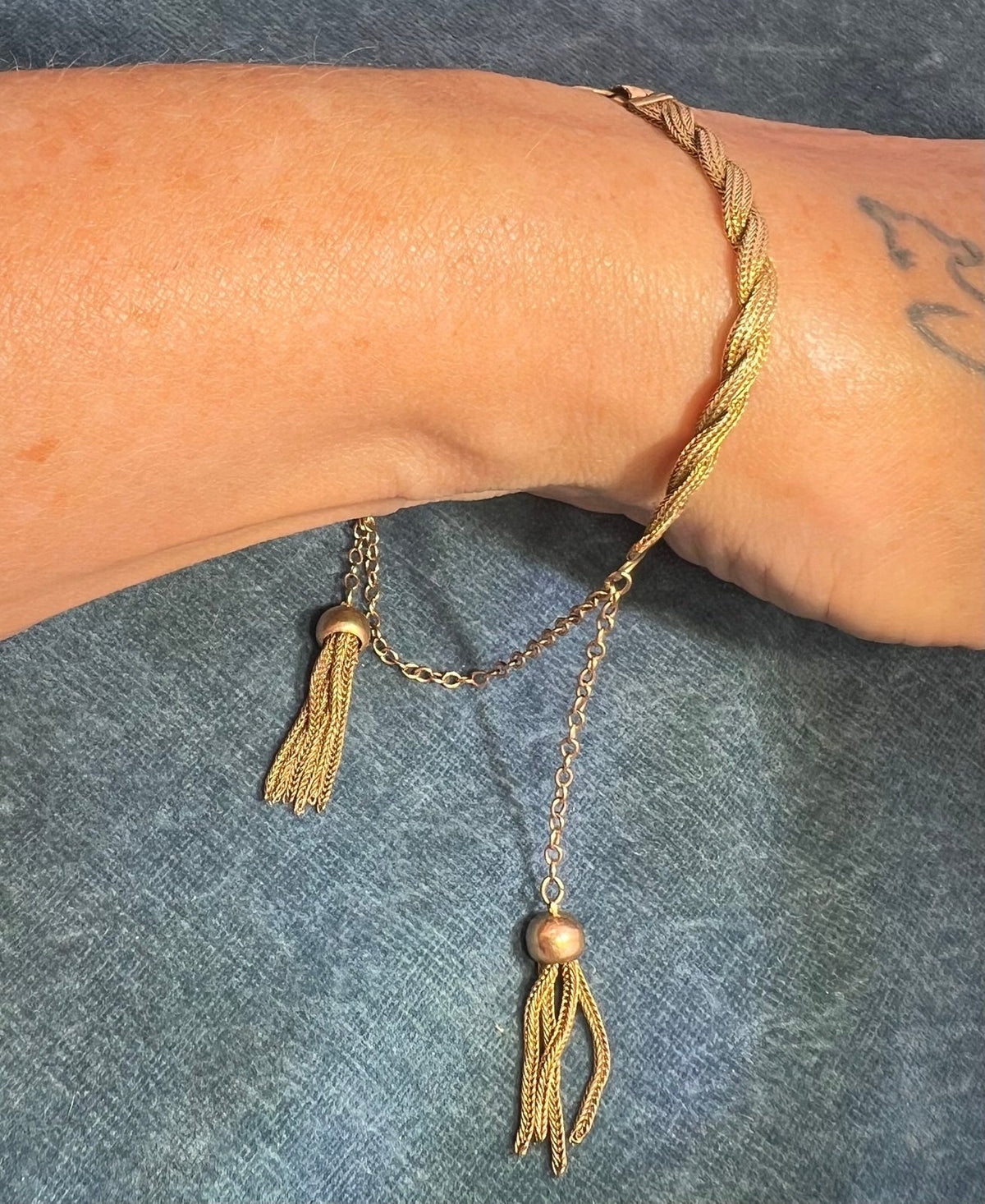 10k Gold Woven Bracelet w Tassle Lariat Clasp. WW II Paratroopers