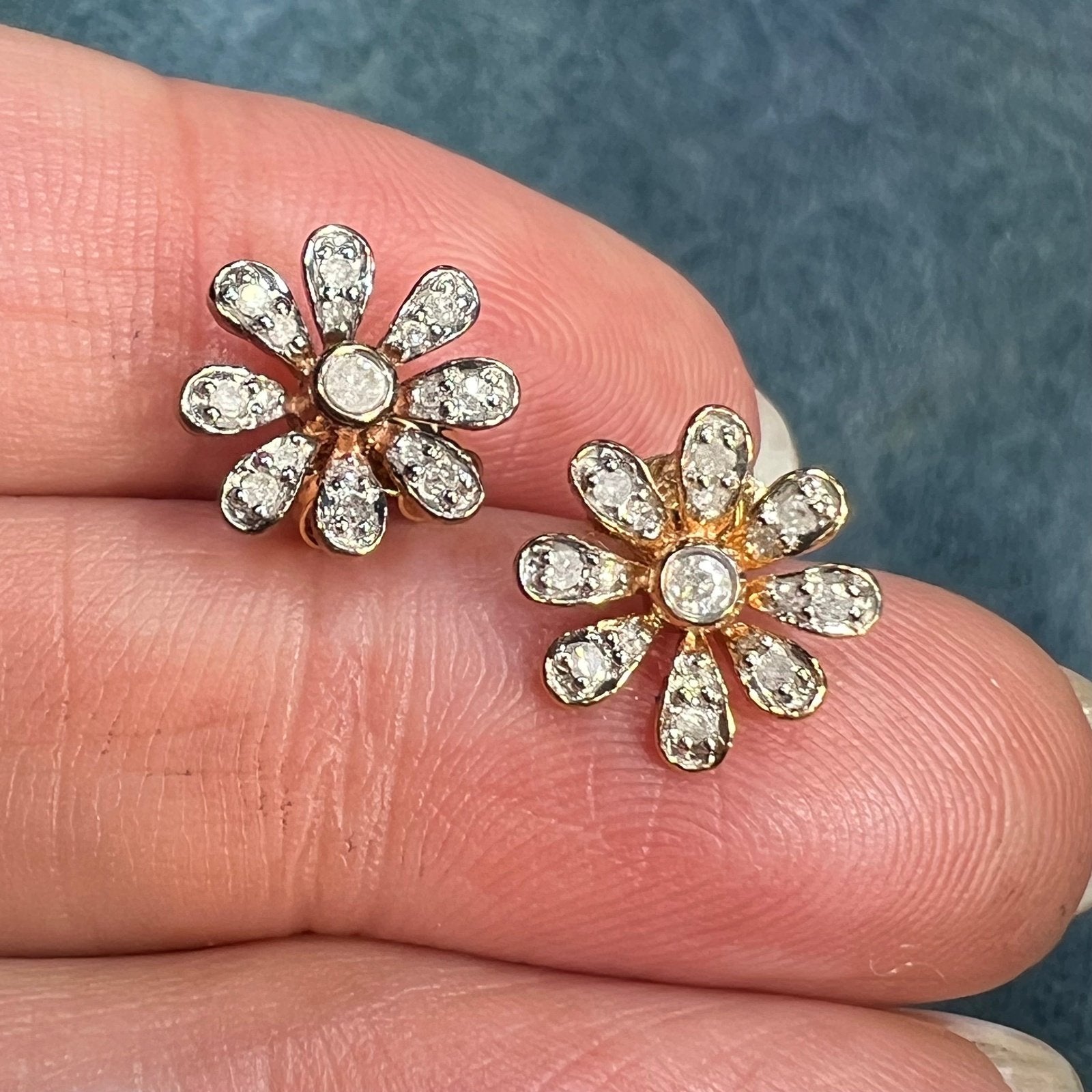 White gold store daisy earrings