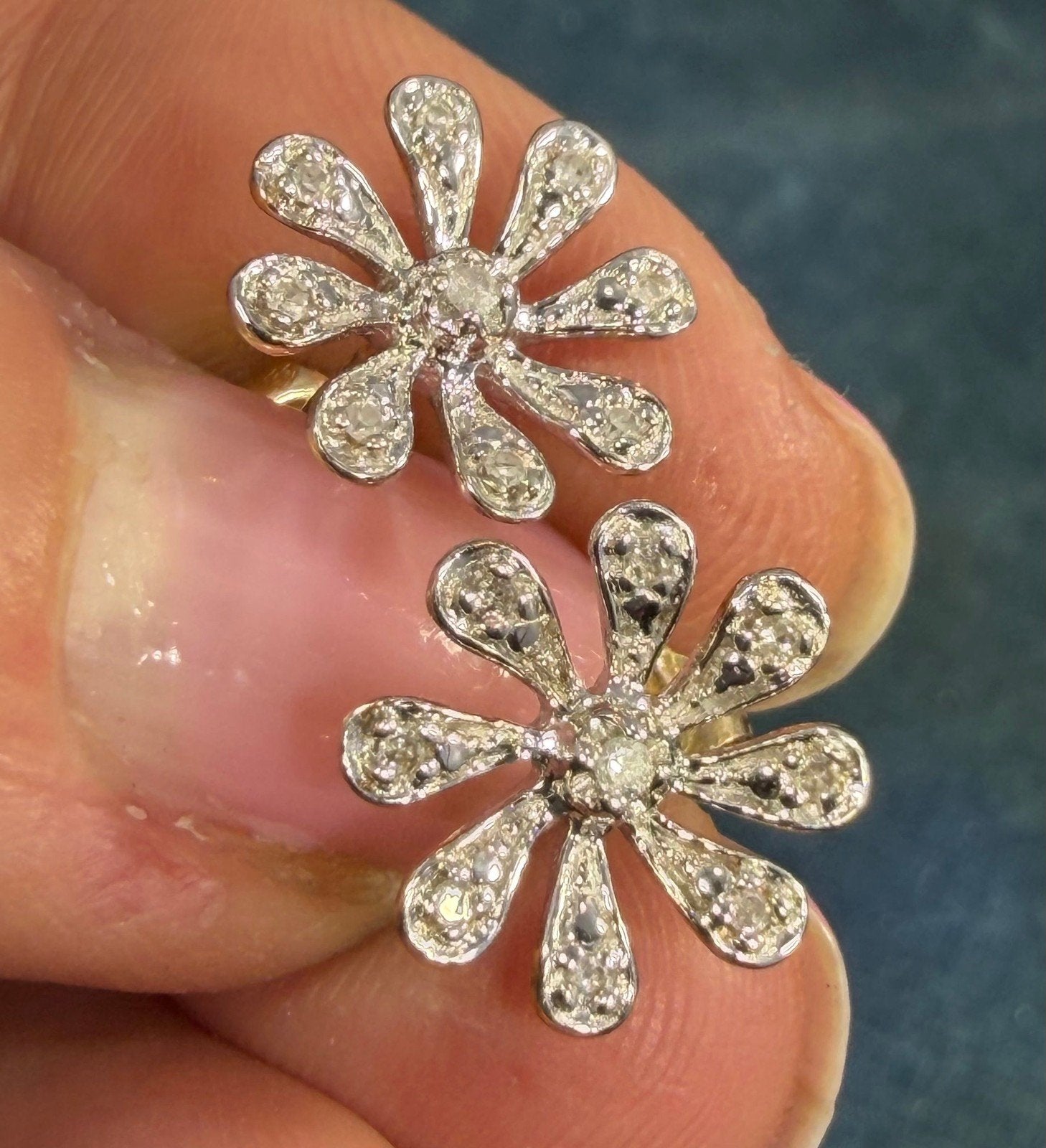 10k White Gold Daisy Flower Earrings w Tiny Diamonds *Video*