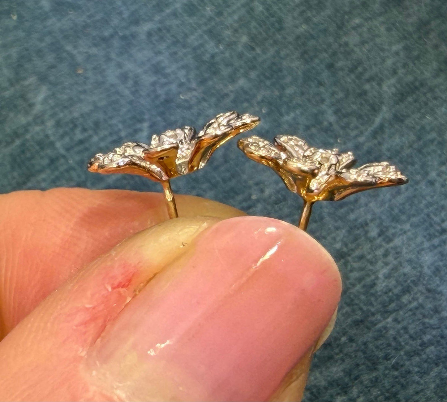 10k White Gold Daisy Flower Earrings w Tiny Diamonds *Video*