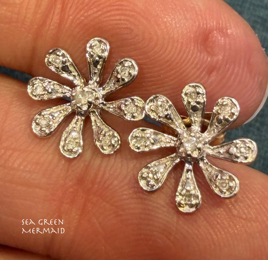10k White Gold Daisy Flower Earrings w Tiny Diamonds *Video*