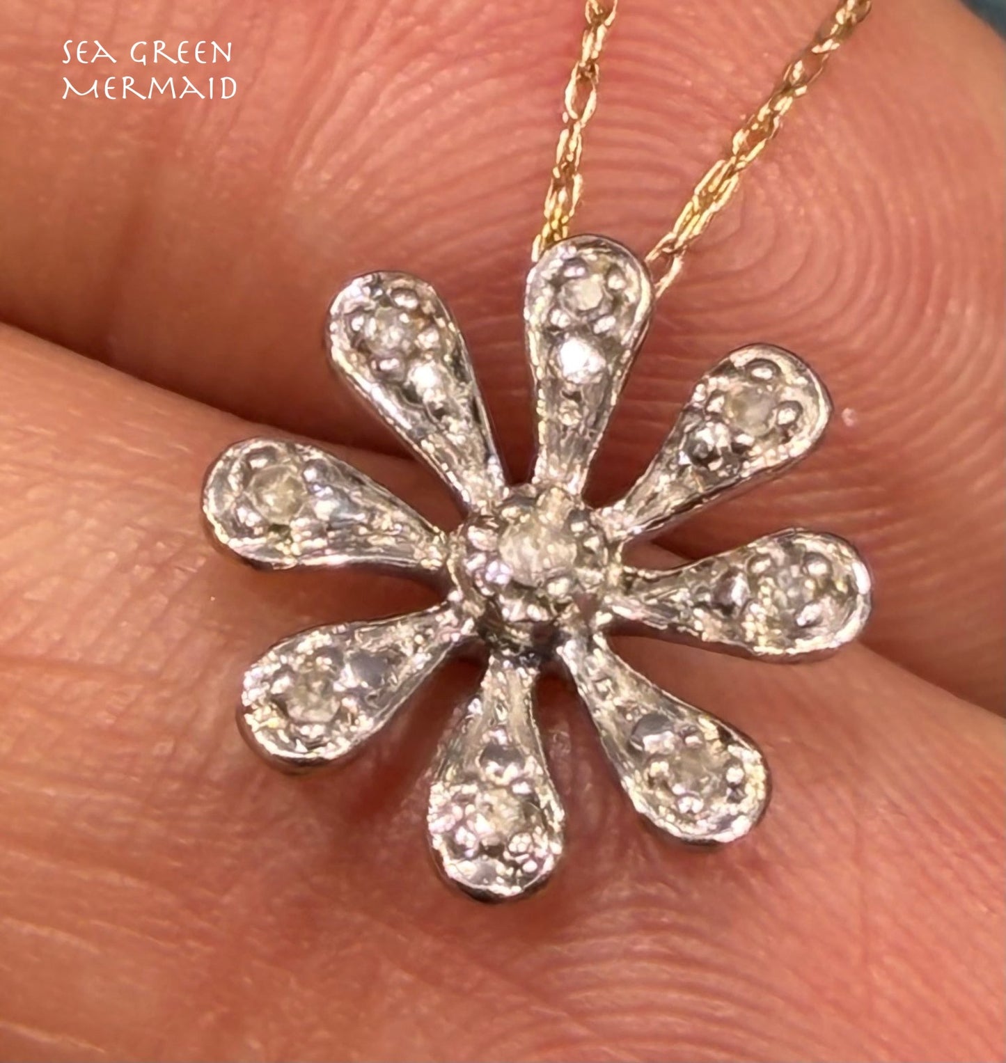 10k White Gold Daisy Flower Pendant w Tiny Diamonds. Free Chain *Video*