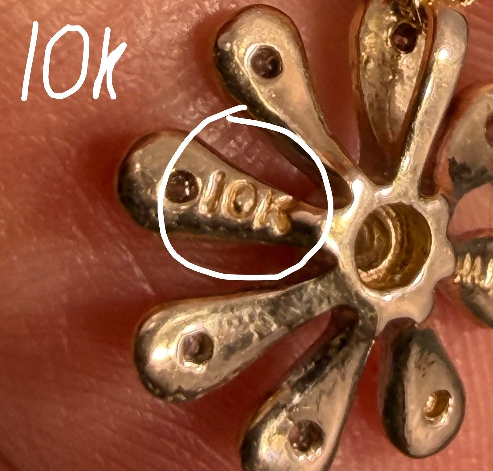 10k White Gold Daisy Flower Pendant w Tiny Diamonds. Free Chain *Video*