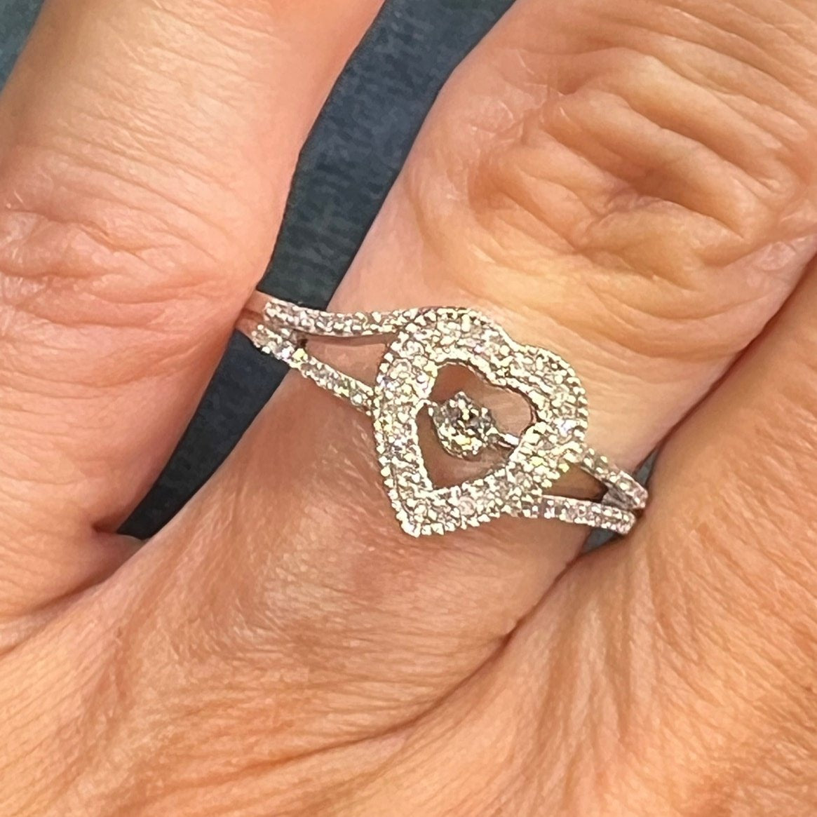 10k White Gold "Dancing" Diamond Ring w Heart Halo