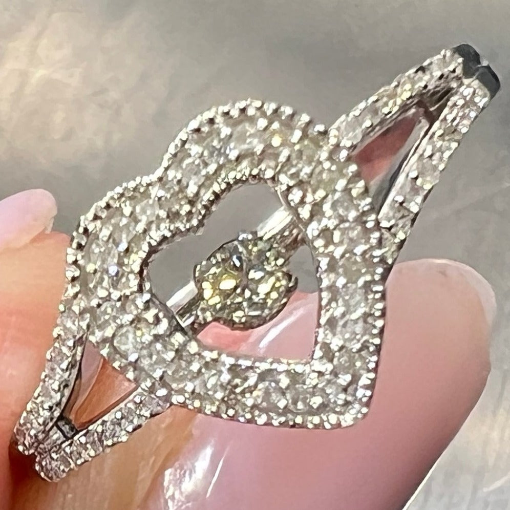 10k White Gold "Dancing" Diamond Ring w Heart Halo