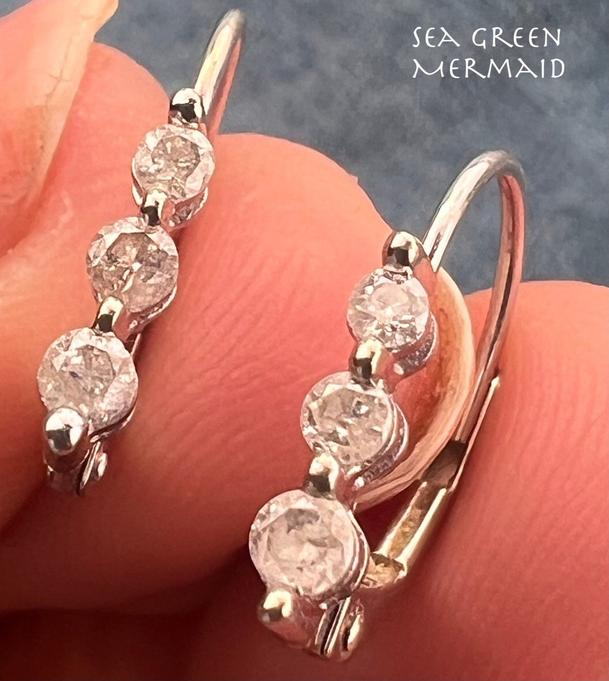 10k White Gold Diamond Leverback Earrings