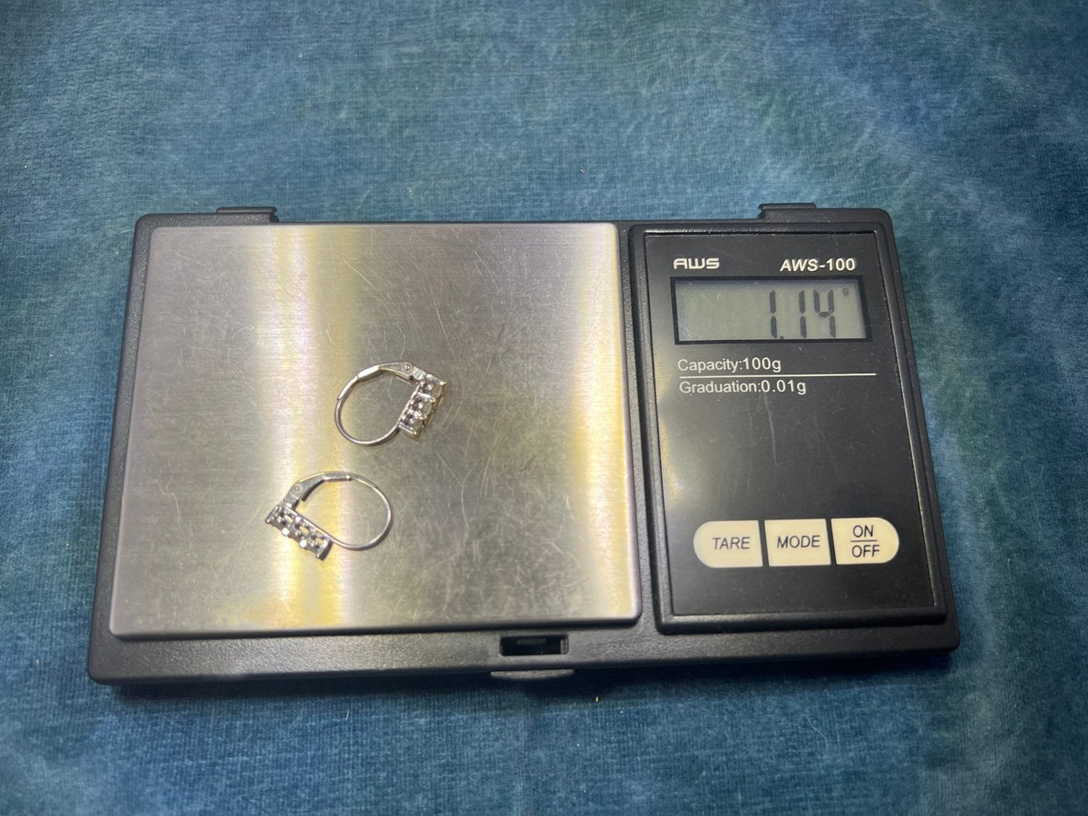 10k White Gold Diamond Leverback Earrings