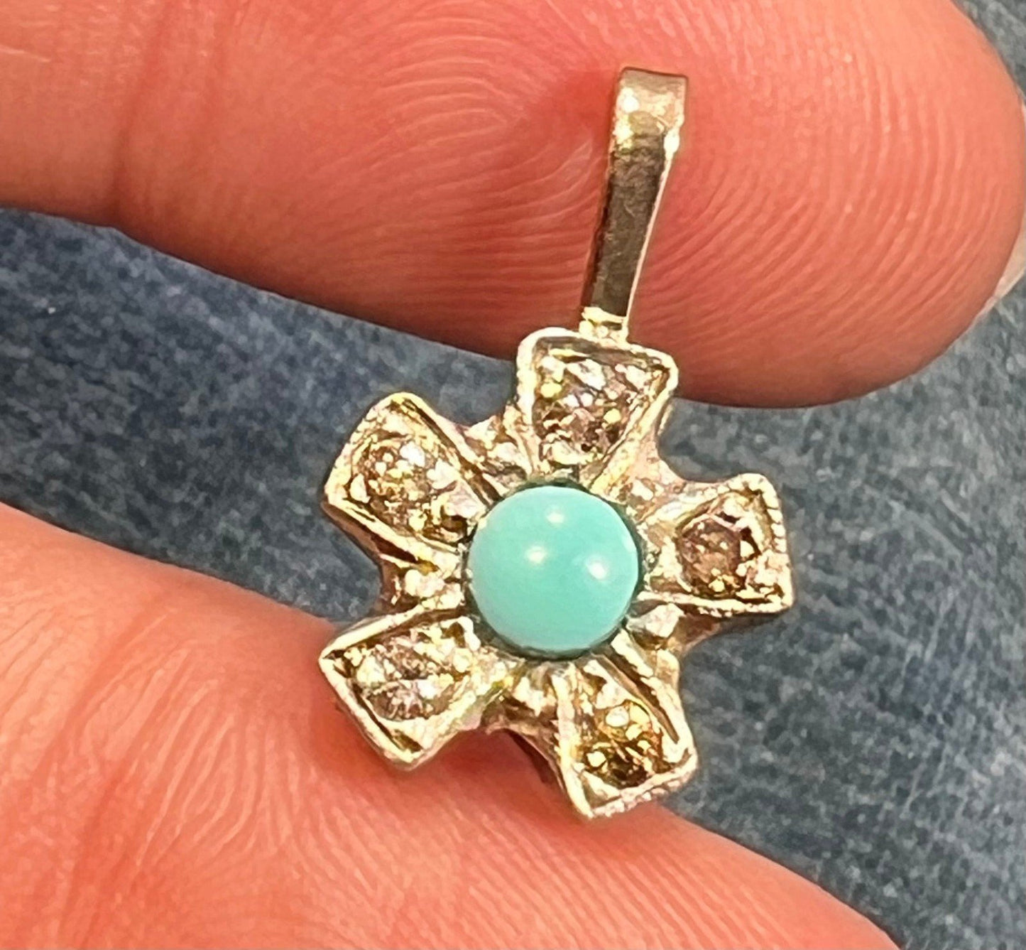 10k White Gold Turquoise Daisy Flower Pendant w Rose-Cut Fancy Diamonds