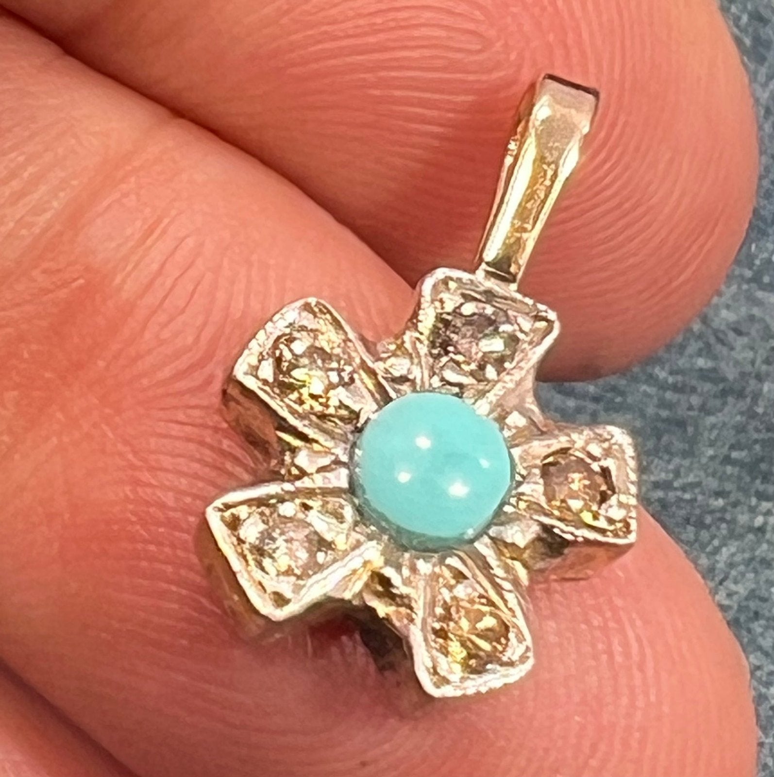 10k White Gold Turquoise Daisy Flower Pendant w Rose-Cut Fancy Diamonds