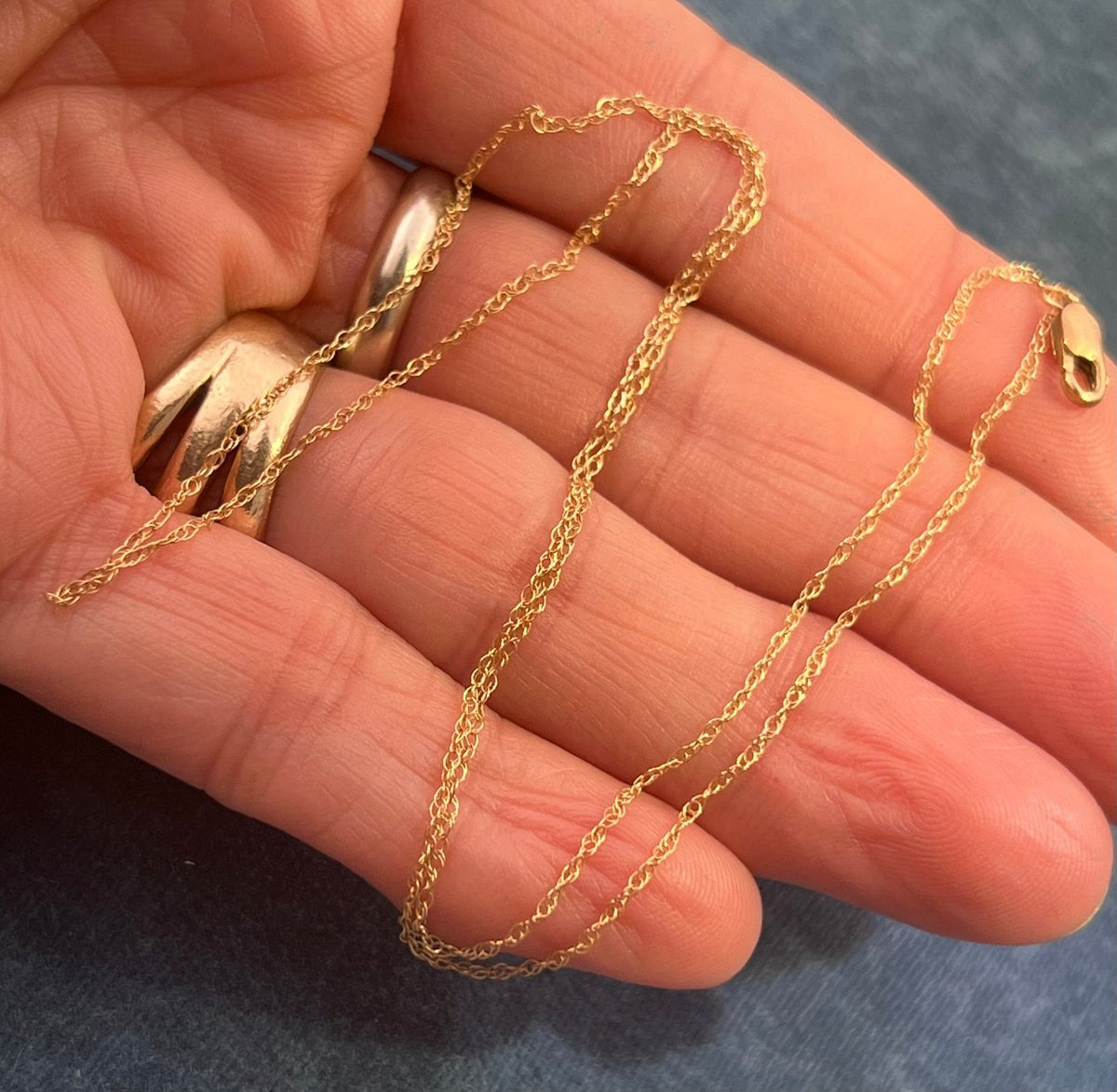 10k Yellow Gold 18" Thin Chain w Lobster Clasp. CHAIN SALE See All - 0156