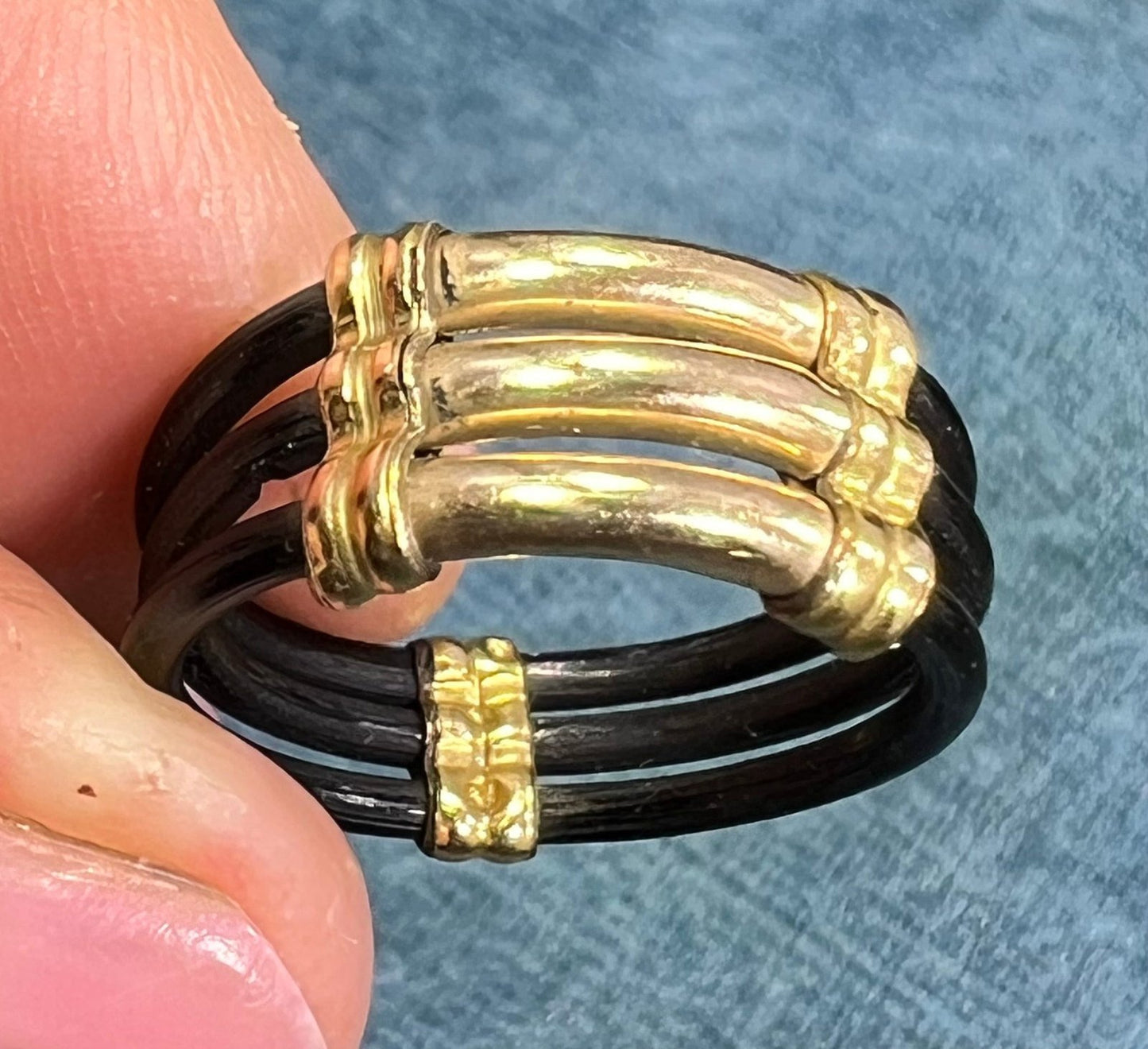 10k Yellow Gold 3 Row Black Leather RING. Antique