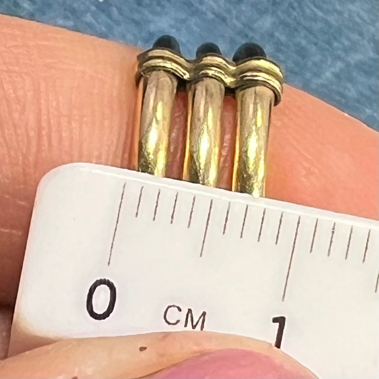 10k Yellow Gold 3 Row Black Leather RING. Antique