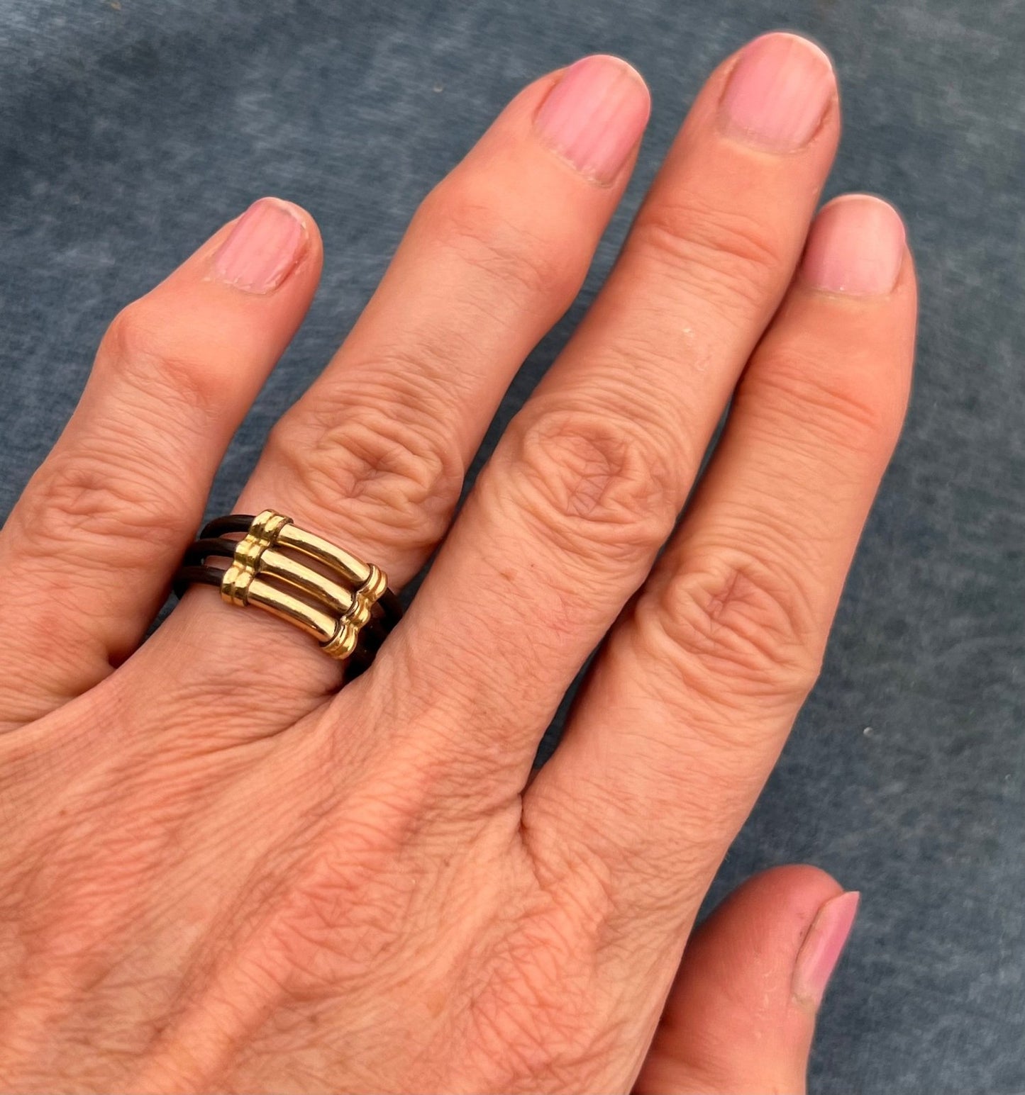 10k Yellow Gold 3 Row Black Leather RING. Antique