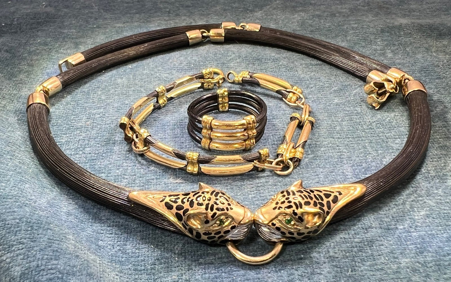 10k Yellow Gold 3 Row Black Leather RING. Antique