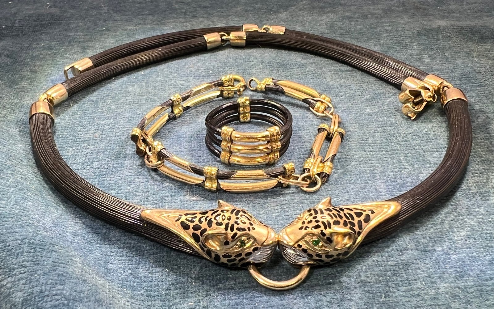 10k Yellow Gold 3 Row Black Leather RING. Antique