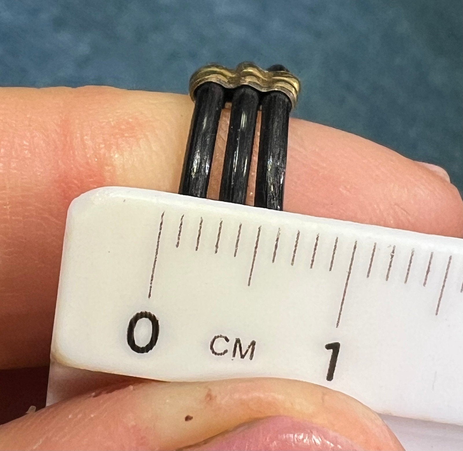 10k Yellow Gold 3 Row Black Leather RING. Antique