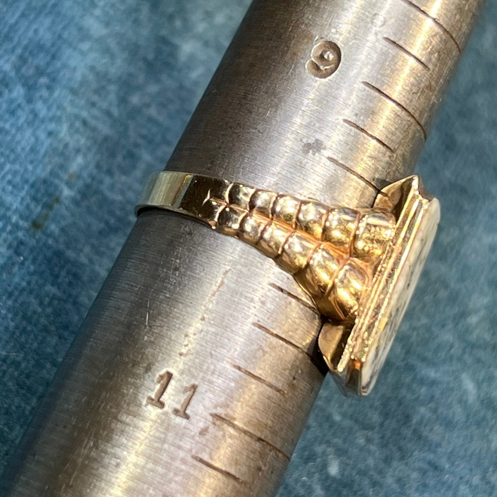 10k Yellow Gold Alaskan Gold in Quartz 24k Vein Ore Ring. Signet Style