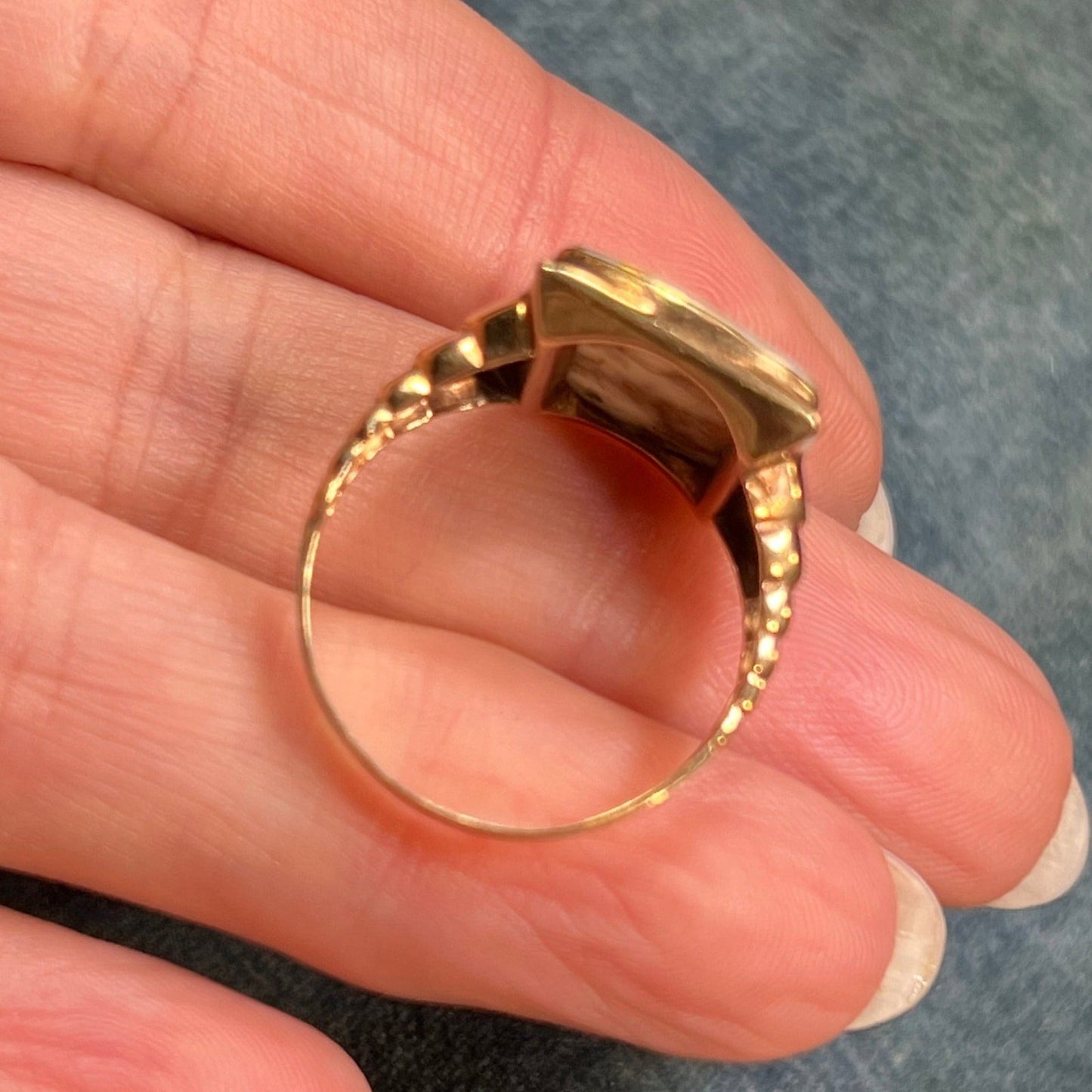 10k Yellow Gold Alaskan Gold in Quartz 24k Vein Ore Ring. Signet Style