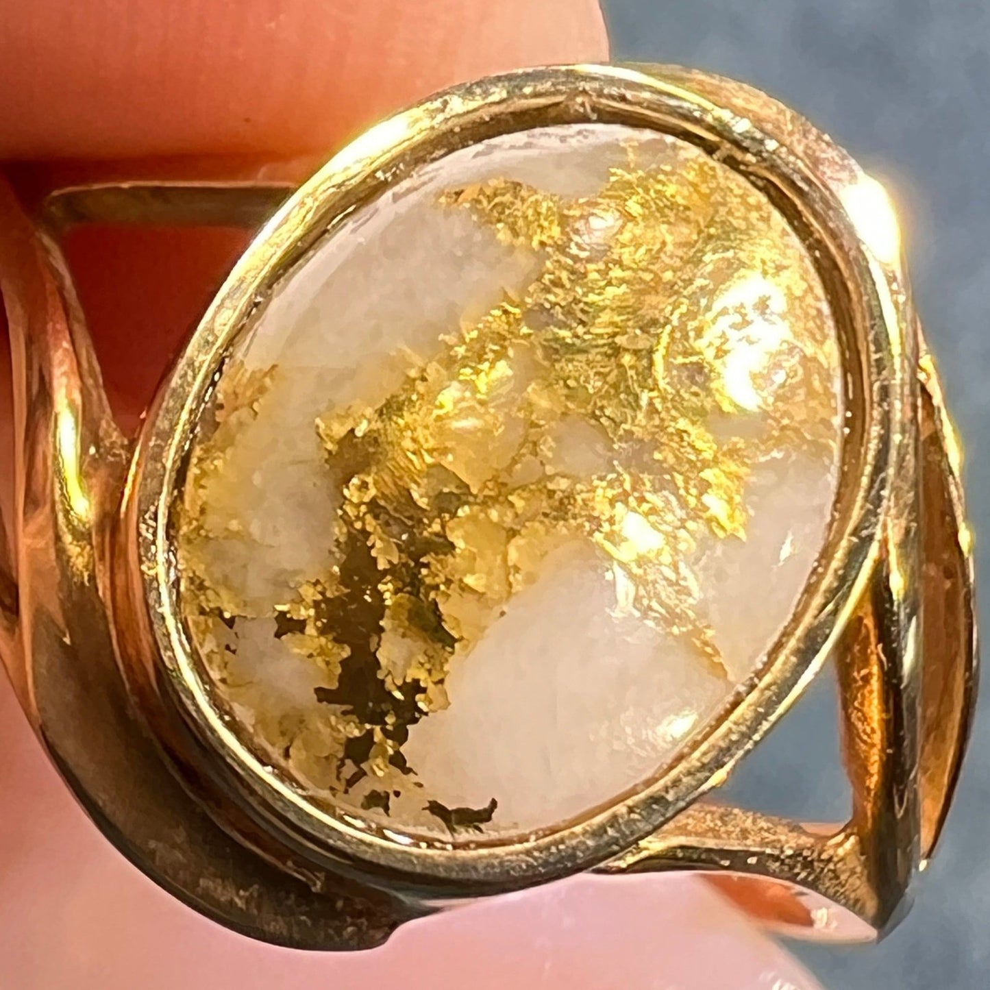 10k Yellow Gold Alaskan Gold in Quartz 24k Vein Ore Oval Ring