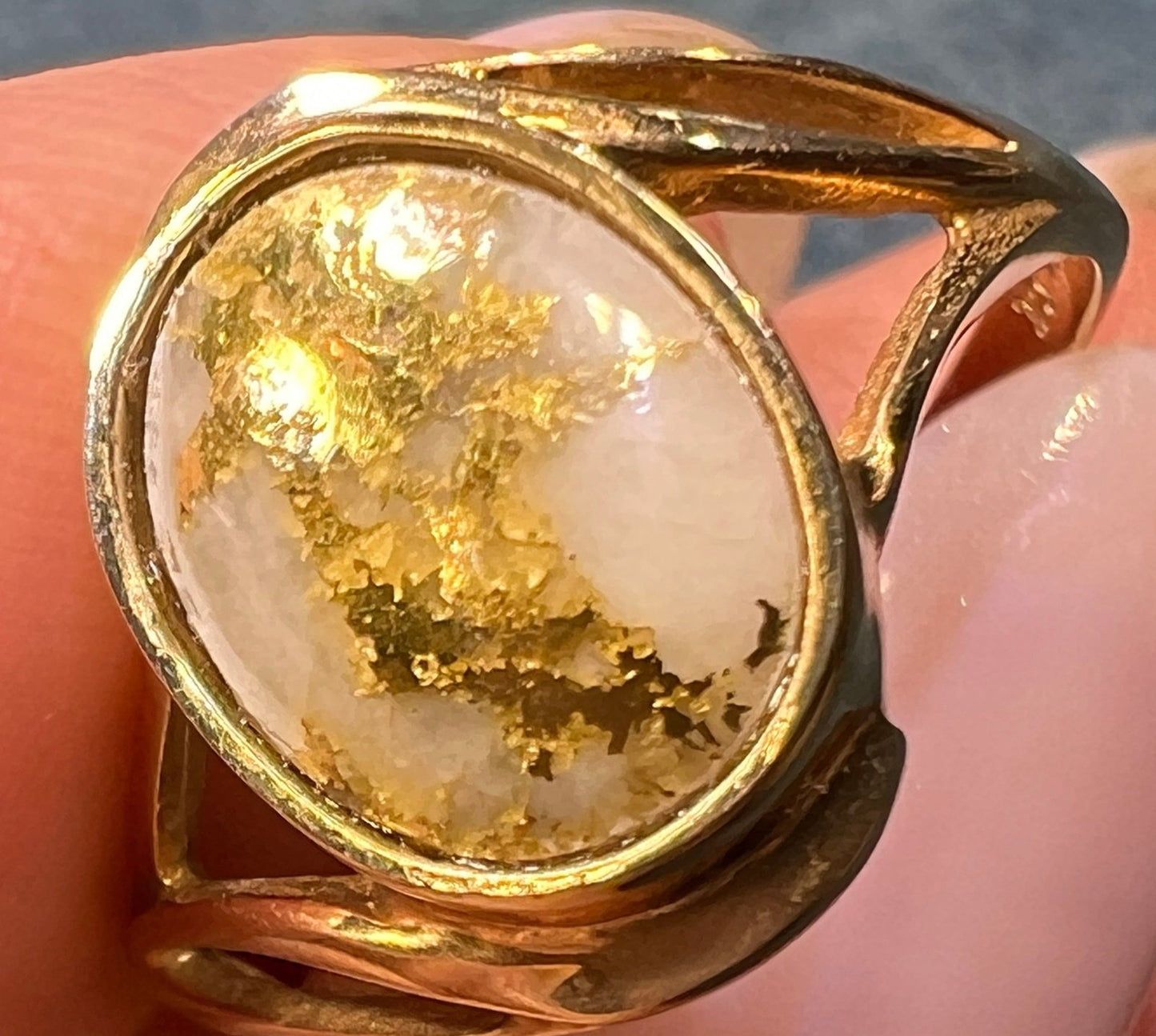 10k Yellow Gold Alaskan Gold in Quartz 24k Vein Ore Oval Ring