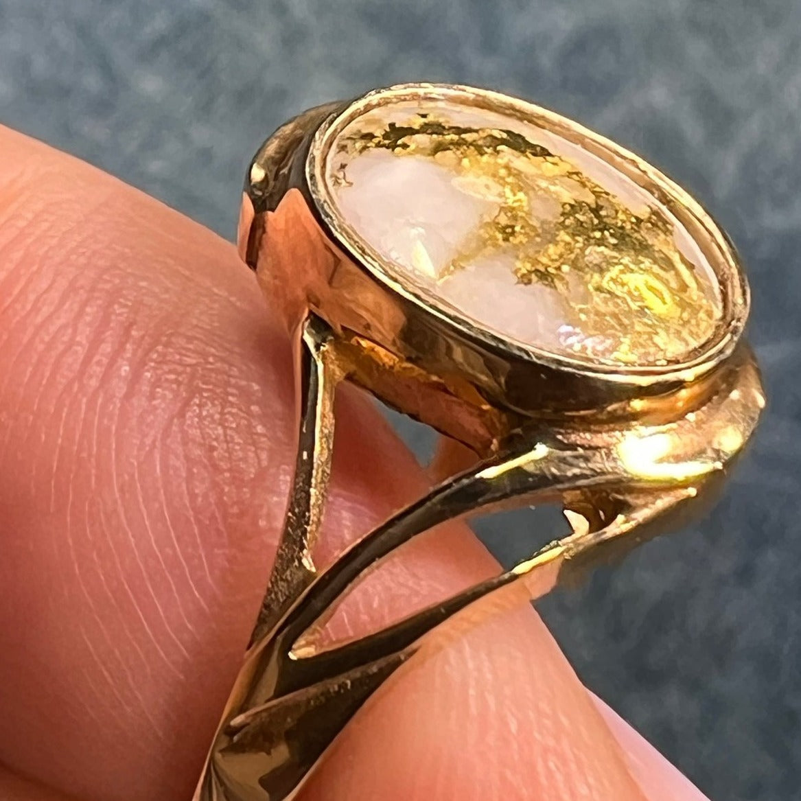 10k Yellow Gold Alaskan Gold in Quartz 24k Vein Ore Oval Ring