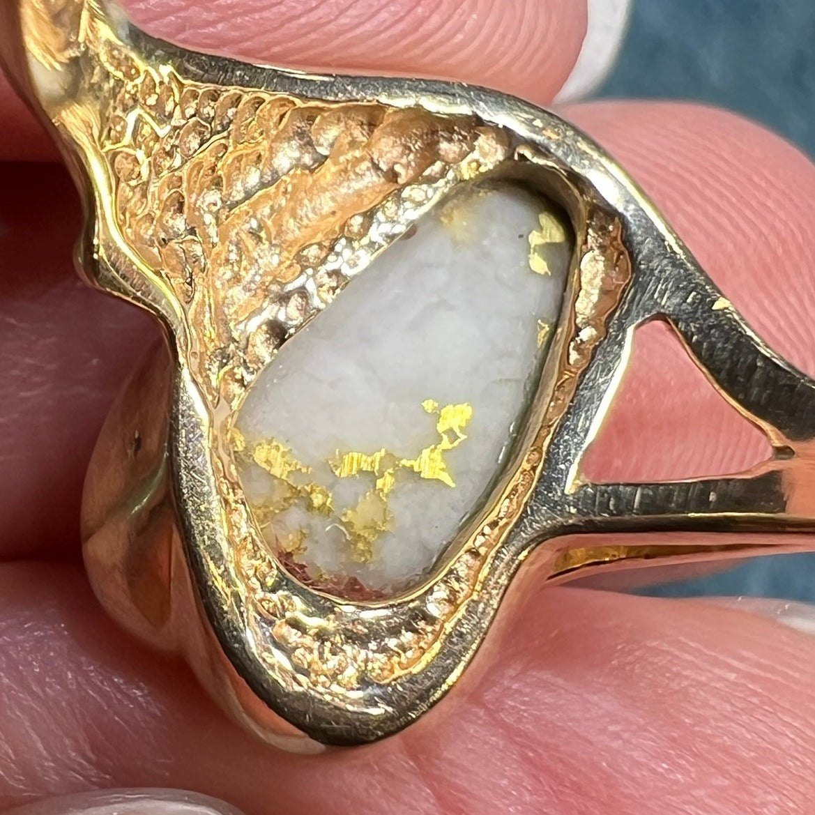 10k Yellow Gold Alaskan Gold in Quartz 24k Vein Ore Ring. 2/3" + 5g