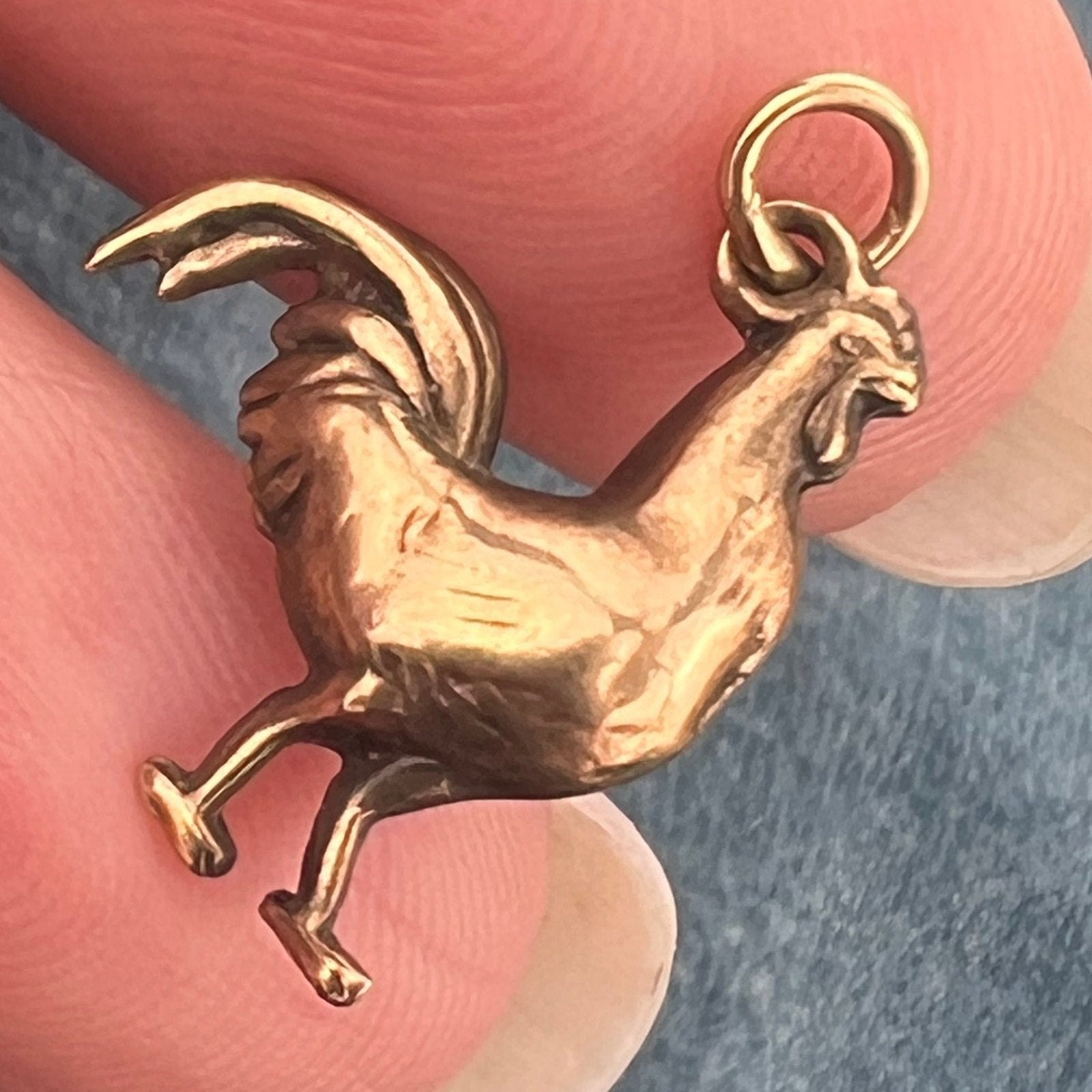 10k Yellow Gold Antique Cocky Rooster Charm Pendant