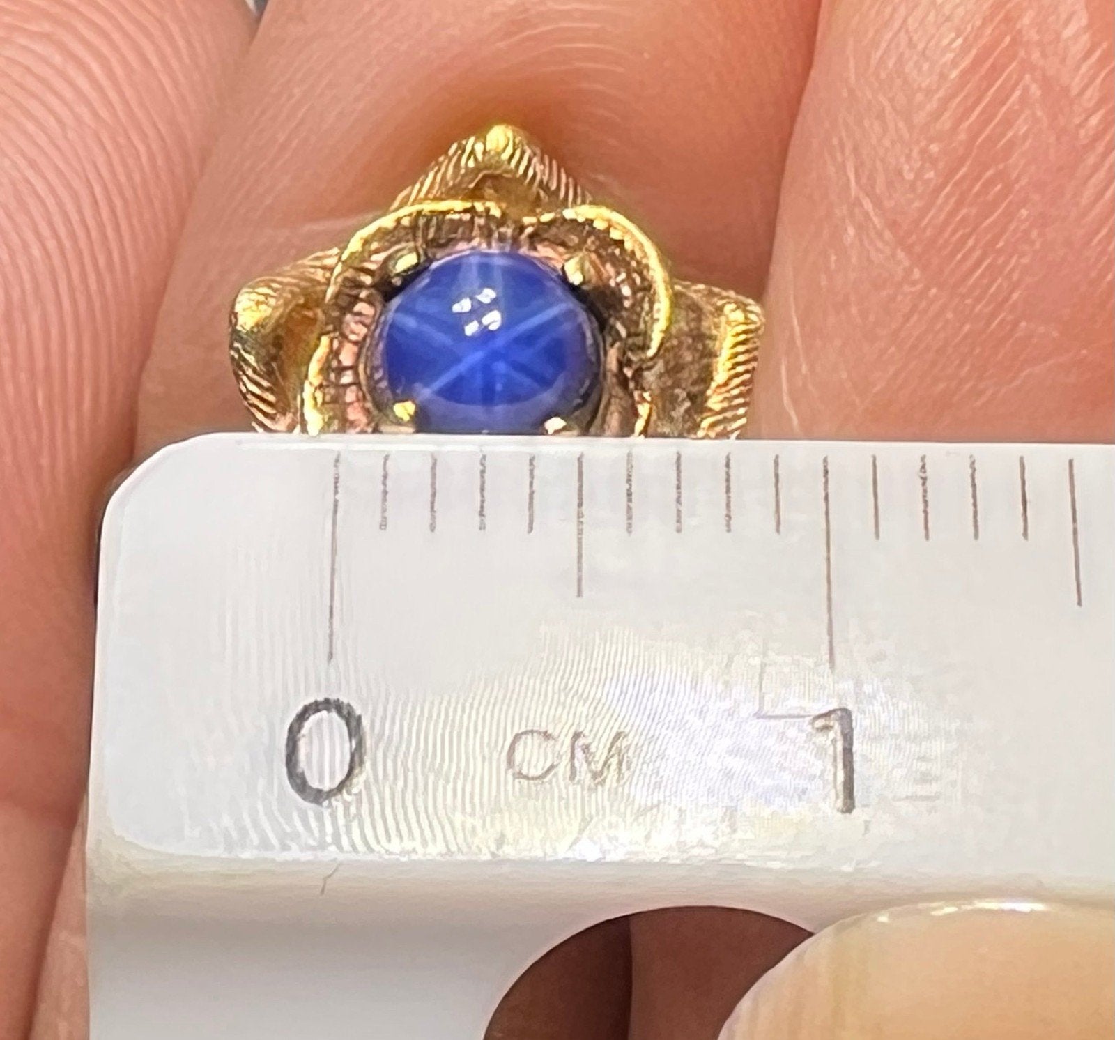10k Yellow Gold Blue Lindy Star Sapphire Ring. 3-D Rose Blossom