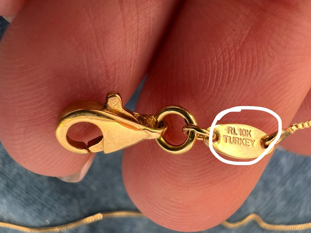 10k Yellow Gold Box Chain. Lobster Clasp. 17" - O