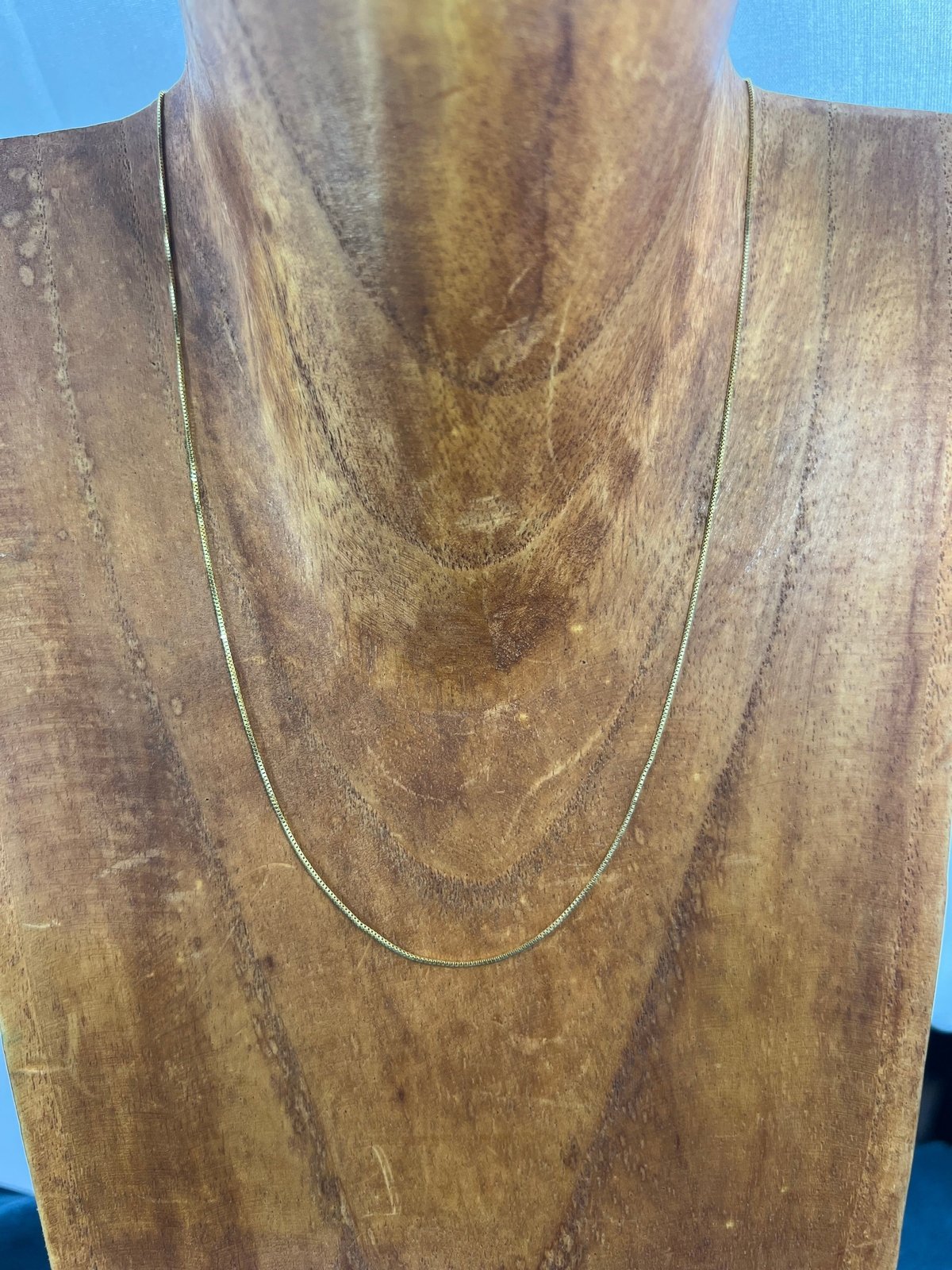 10k Yellow Gold Box Chain. Lobster Clasp. 17" - O