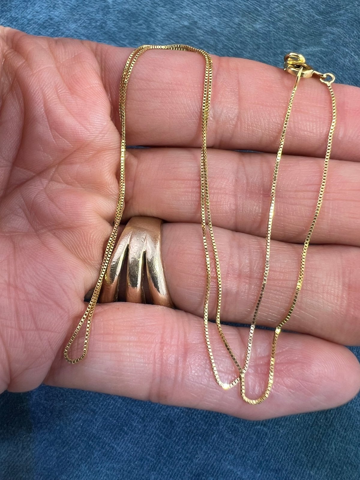 10k Yellow Gold Box Chain. Lobster Clasp. 17" - O