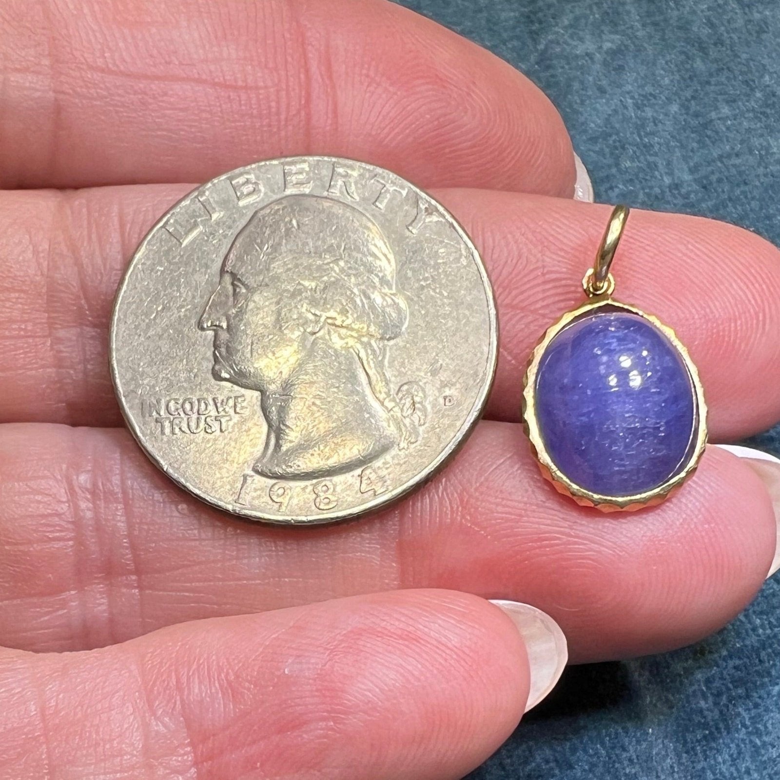 10k Yellow Gold Cabochon Tanzanite Pendant. Periwinkle