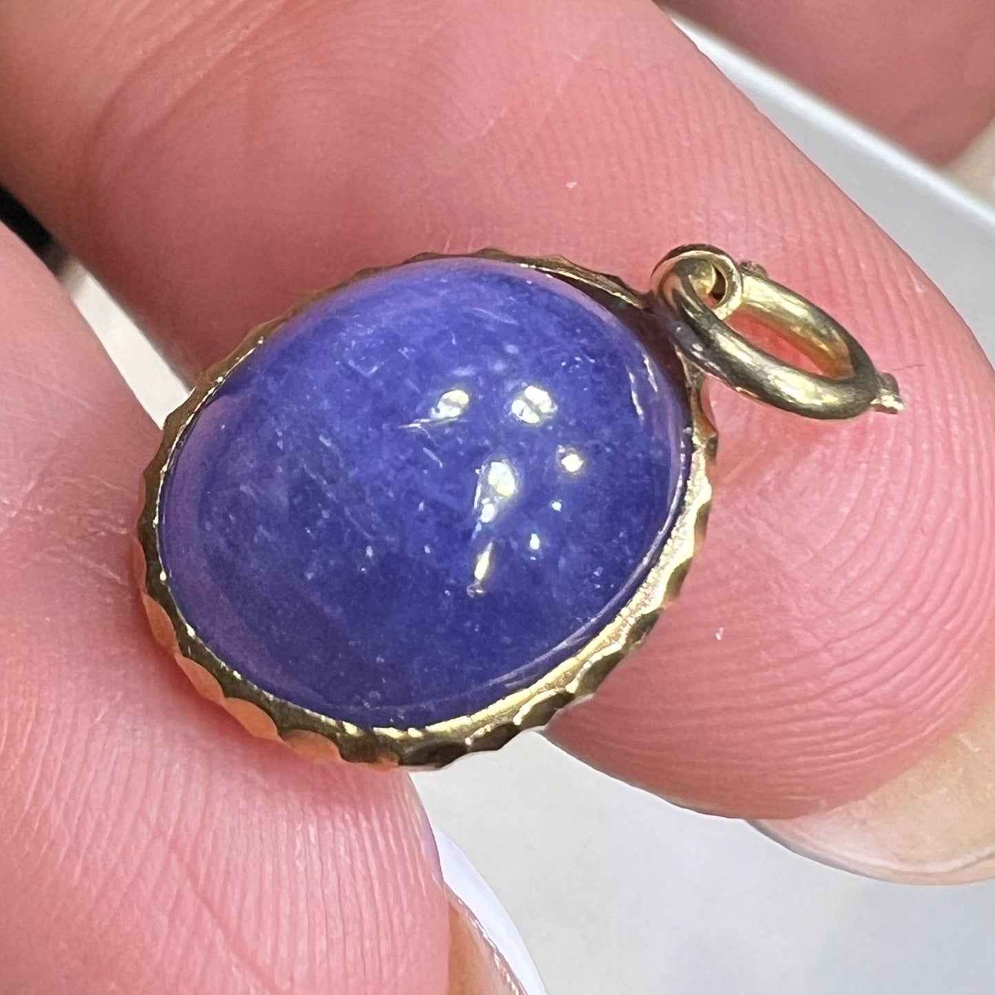 10k Yellow Gold Cabochon Tanzanite Pendant. Periwinkle