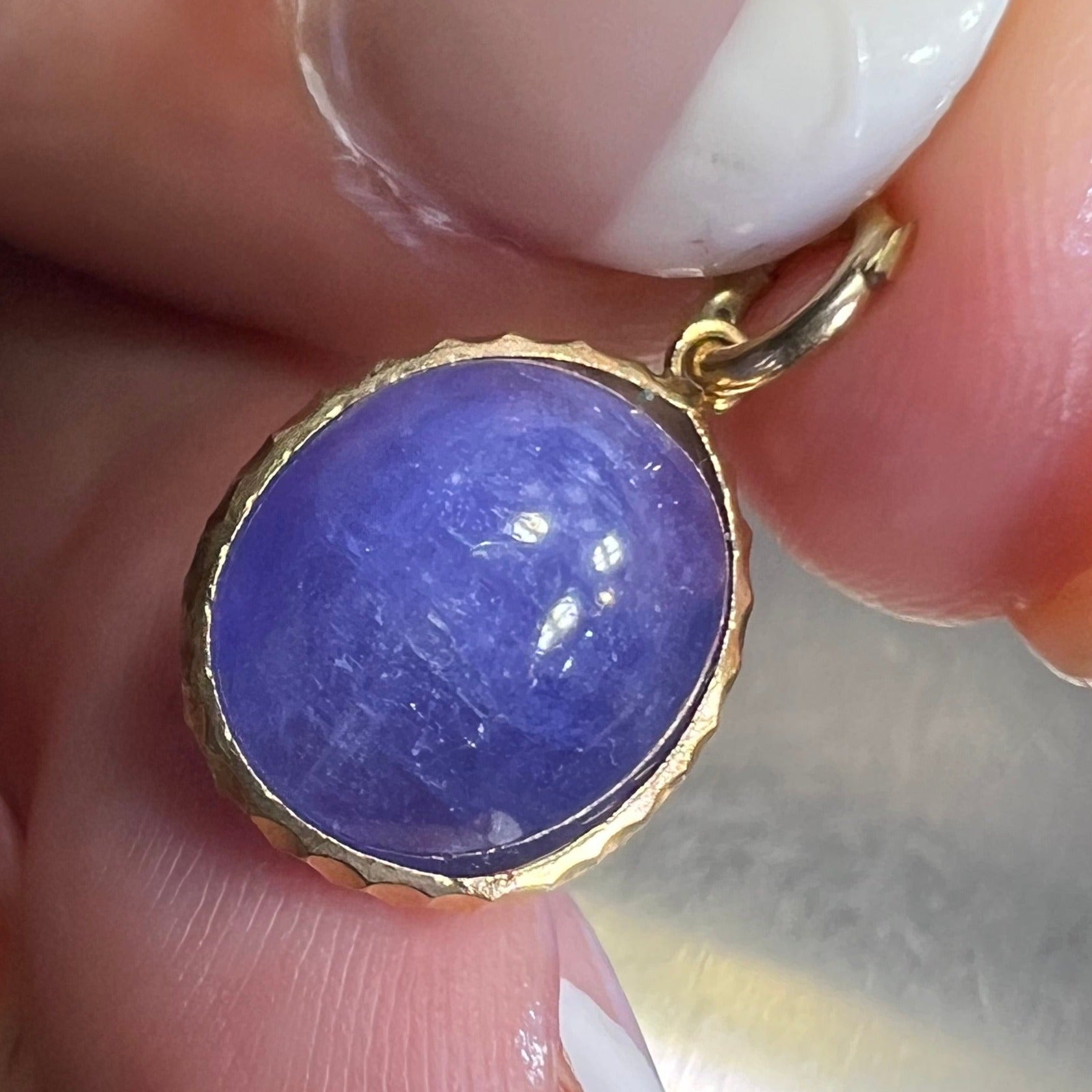 10k Yellow Gold Cabochon Tanzanite Pendant. Periwinkle