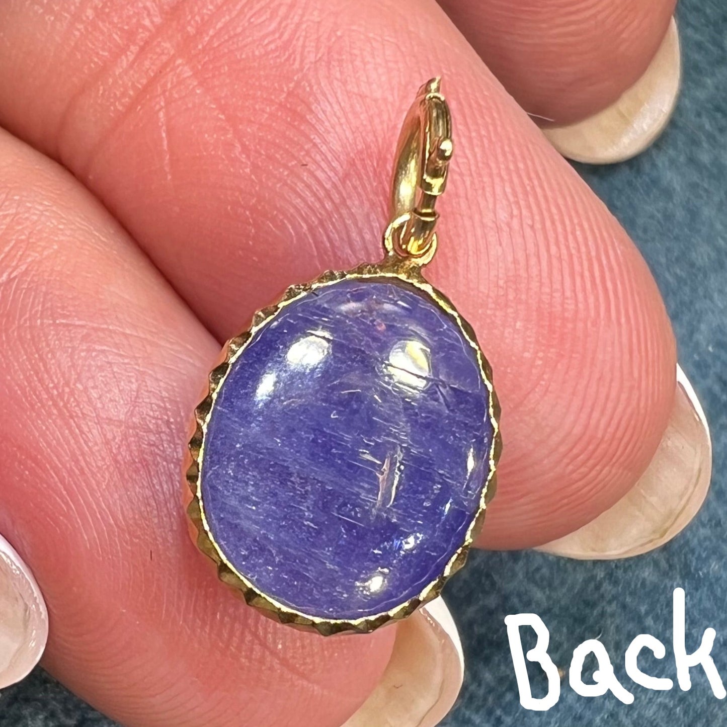 10k Yellow Gold Cabochon Tanzanite Pendant. Periwinkle