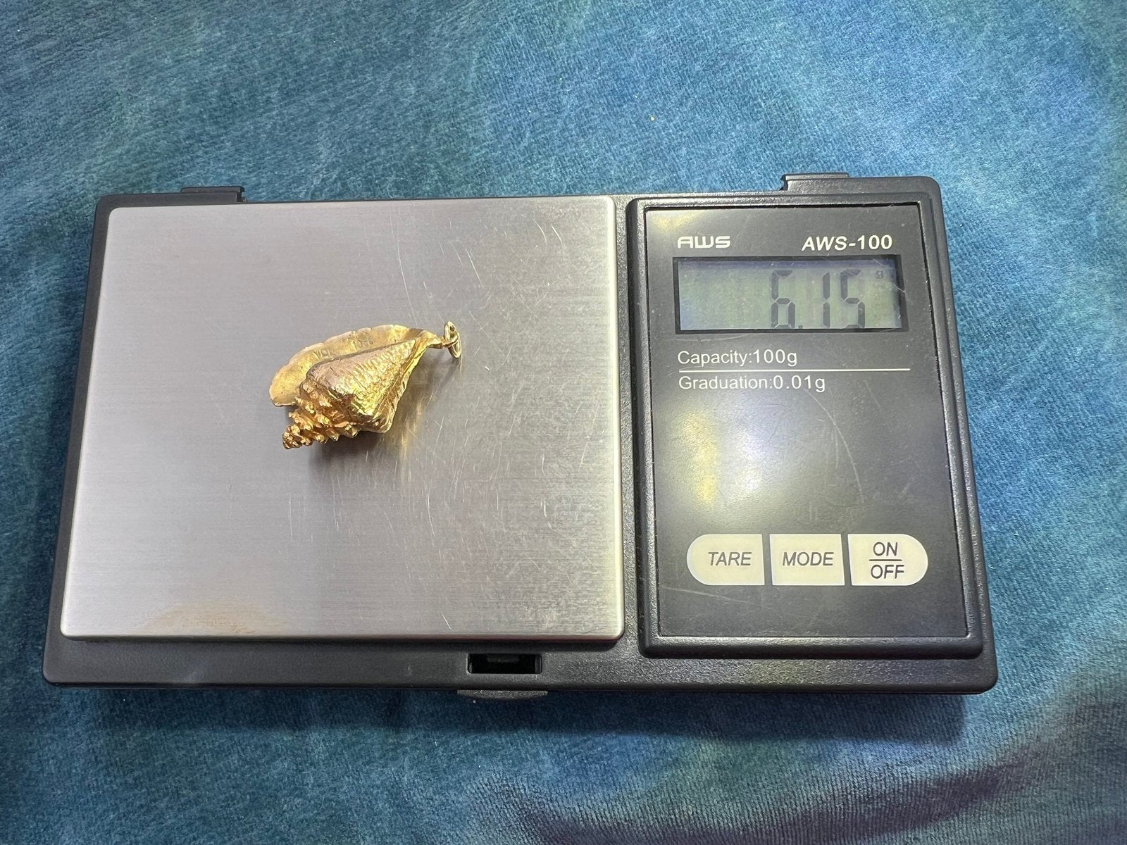 10k Yellow Gold Conch Ocean Sea Shell 3-D Pendant. 1" + 6g